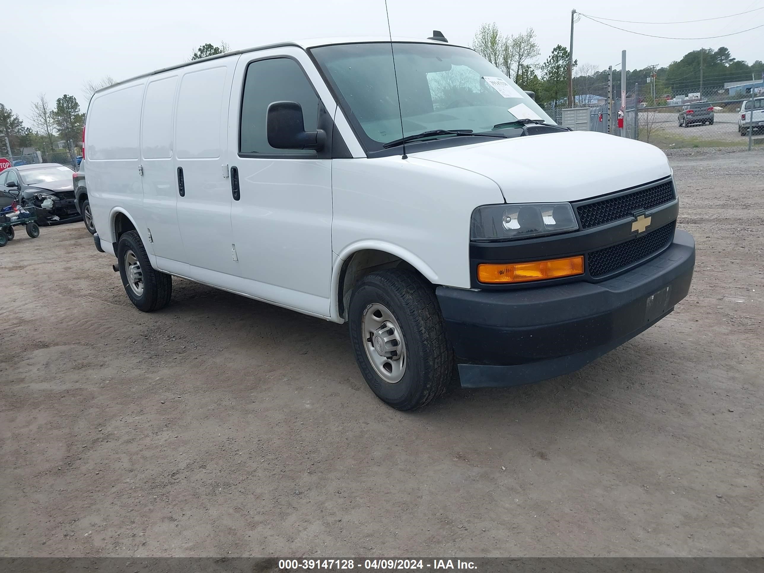 CHEVROLET EXPRESS 2019 1gcwgafp0k1155287