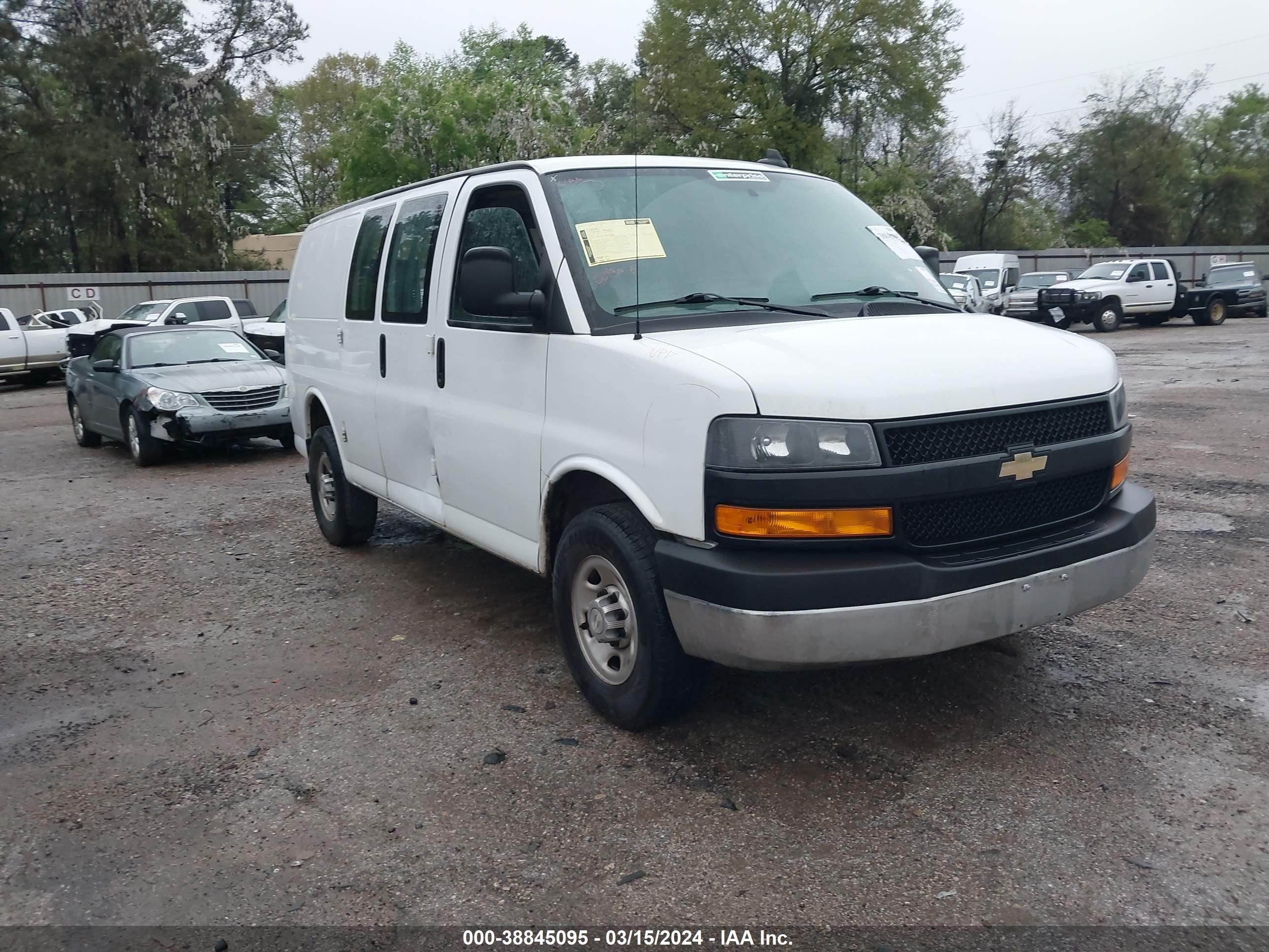 CHEVROLET EXPRESS 2019 1gcwgafp0k1196096