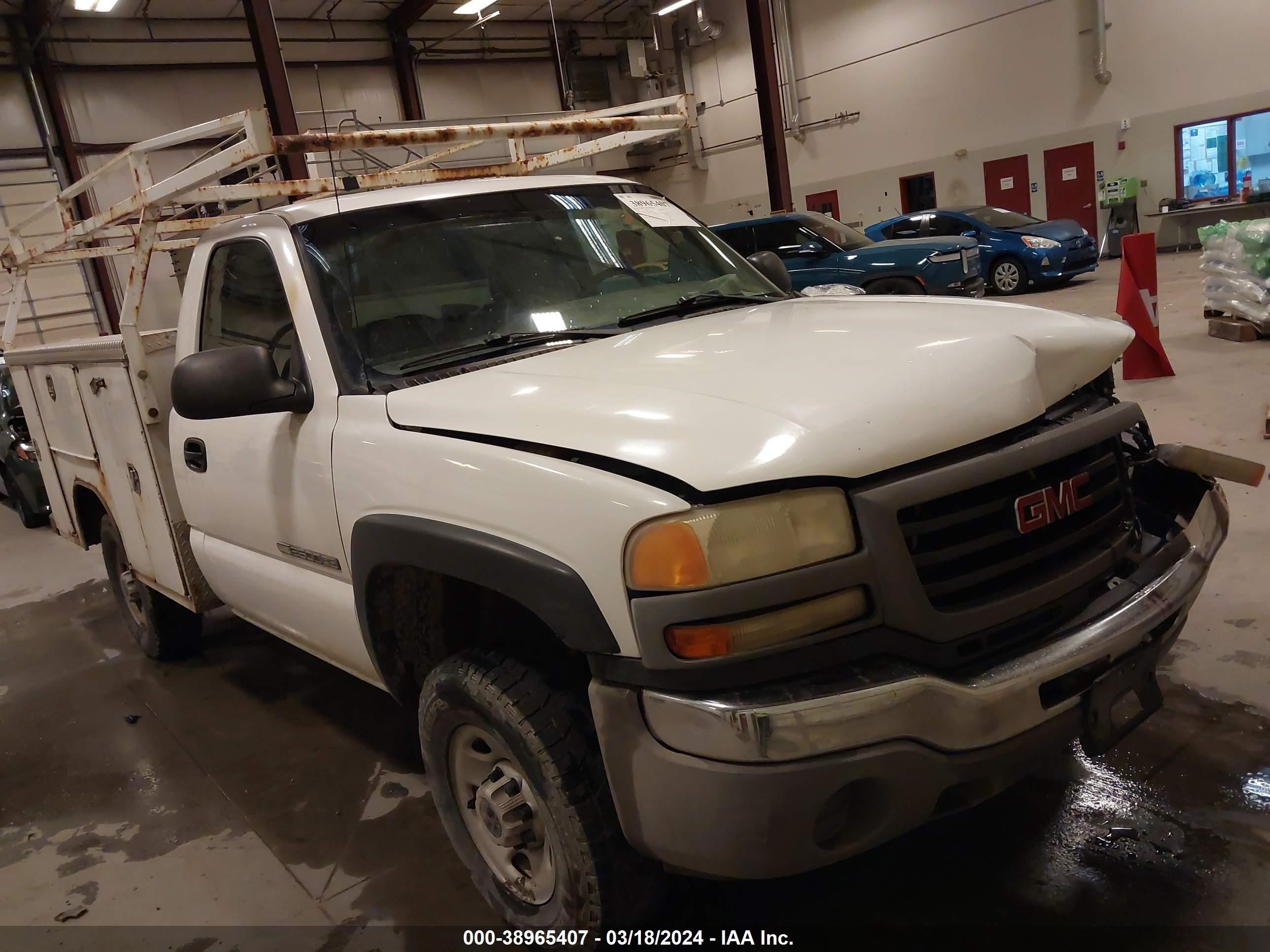 GMC SIERRA 2004 1gdhc24u64e215082