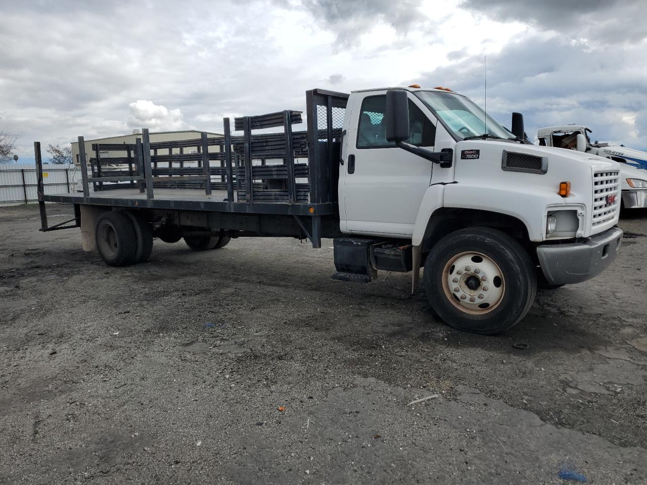 GMC ALL 2004 1gdj7c1c04f901247