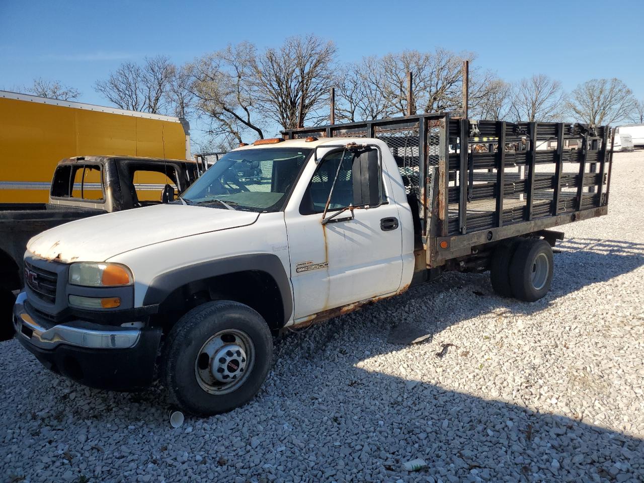 GMC SIERRA 2004 1gdjc34224e321356