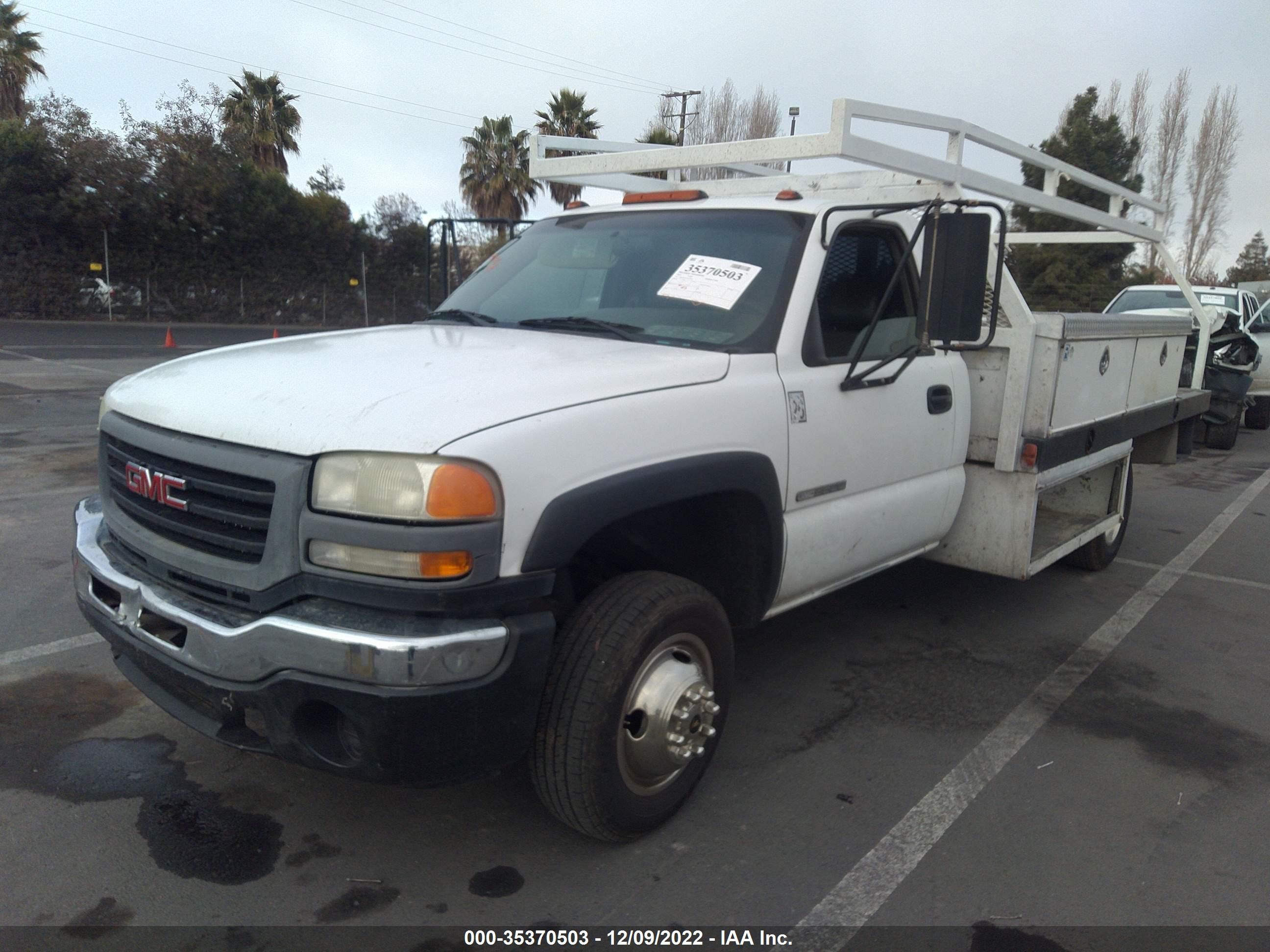 GMC NULL 2004 1gdjc34u54e376983