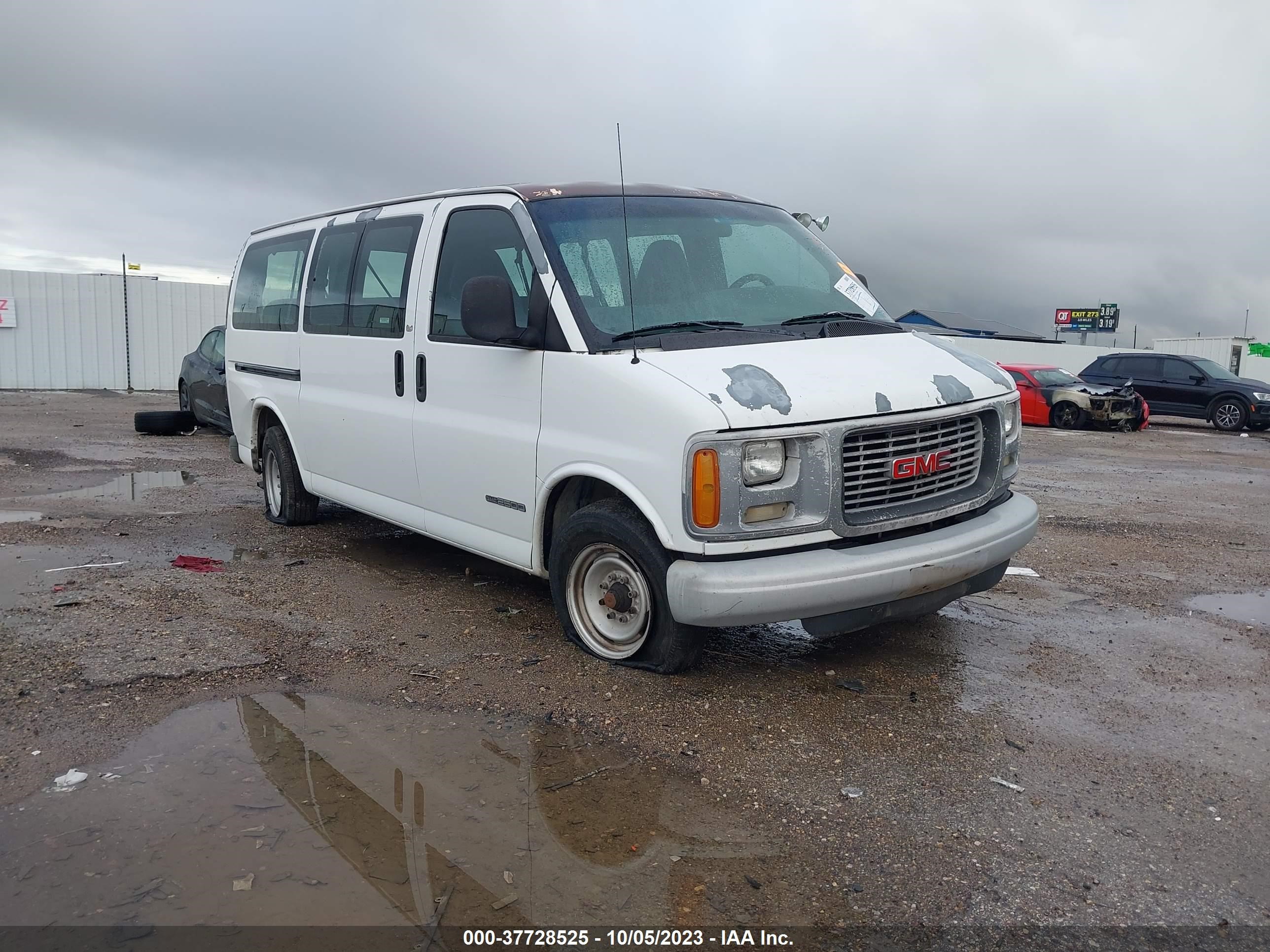 GMC NULL 2000 1gjgg25r1y1177507