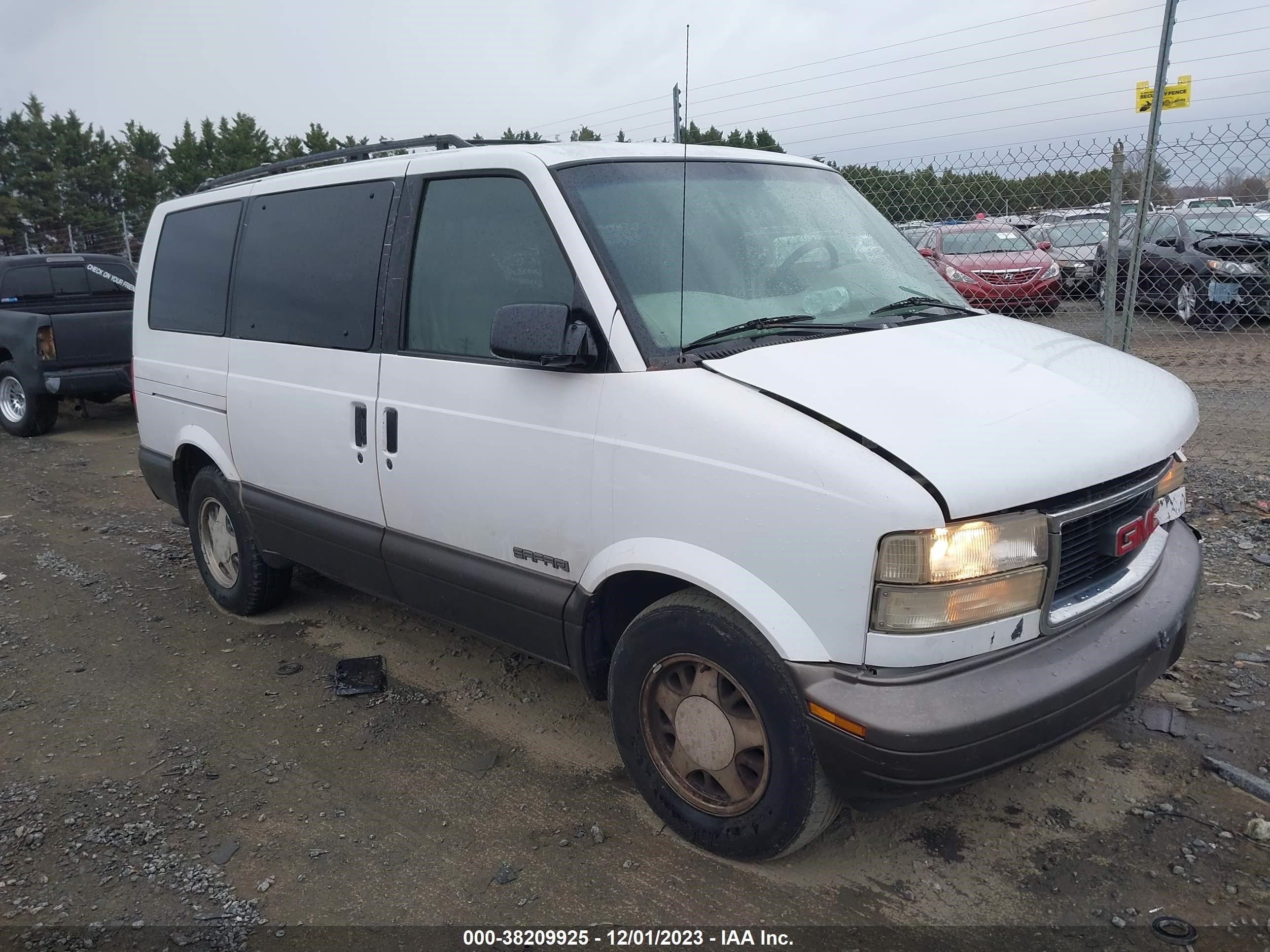 GMC SAFARI 2000 1gkdm19w1yb508484