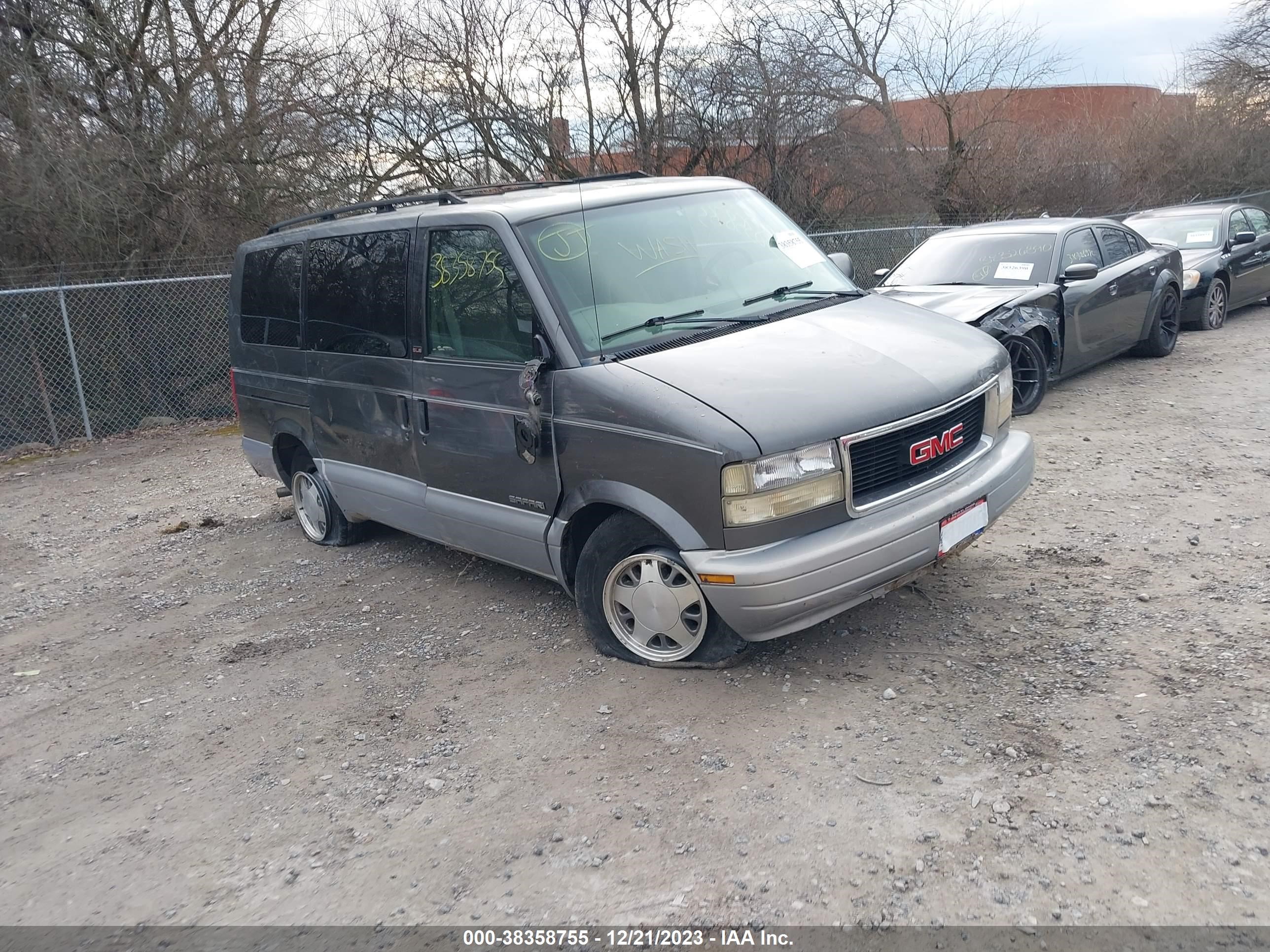 GMC SAFARI 2000 1gkdm19w5yb516944