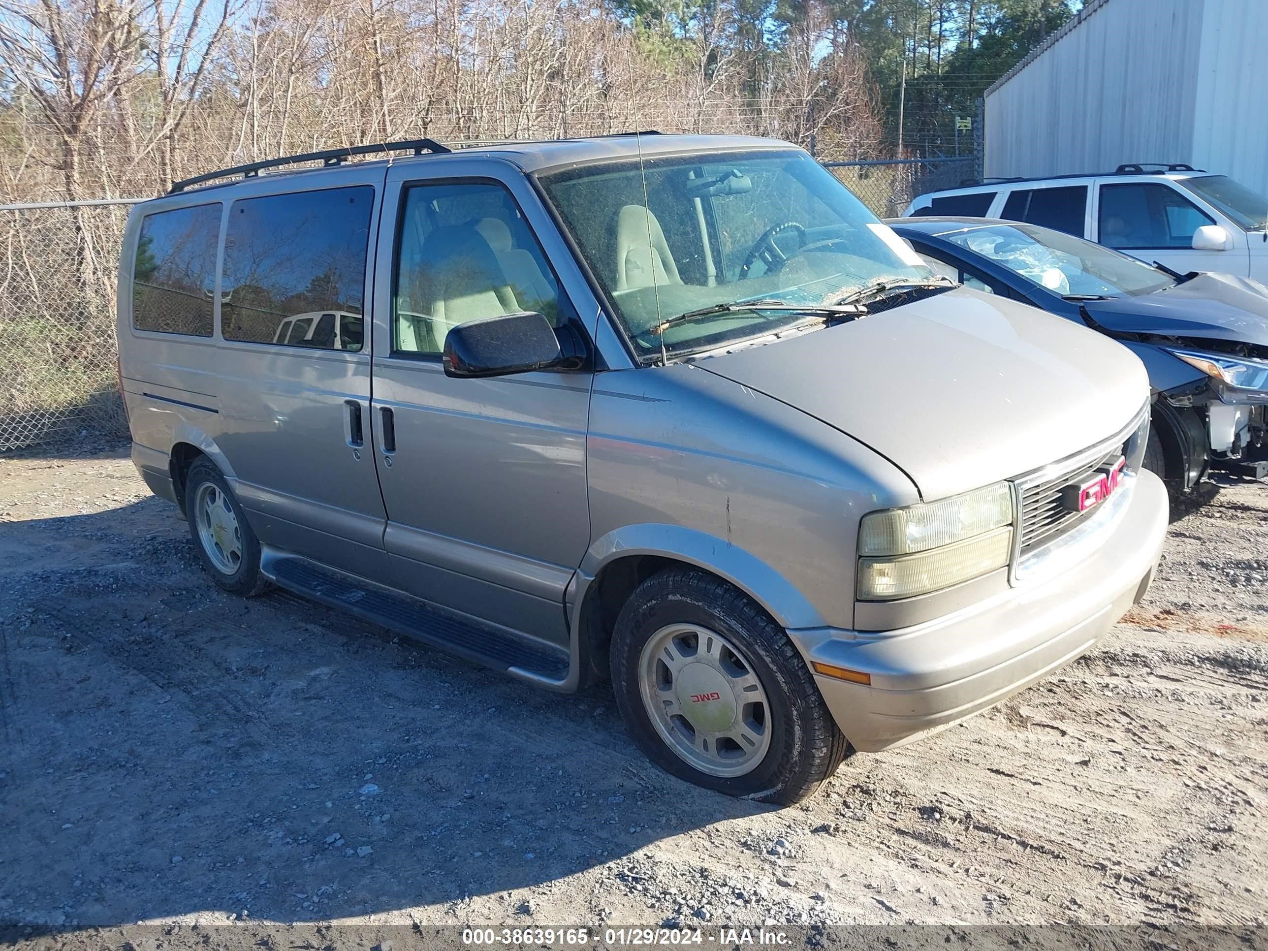 GMC SAFARI 2005 1gkdm19x45b501601