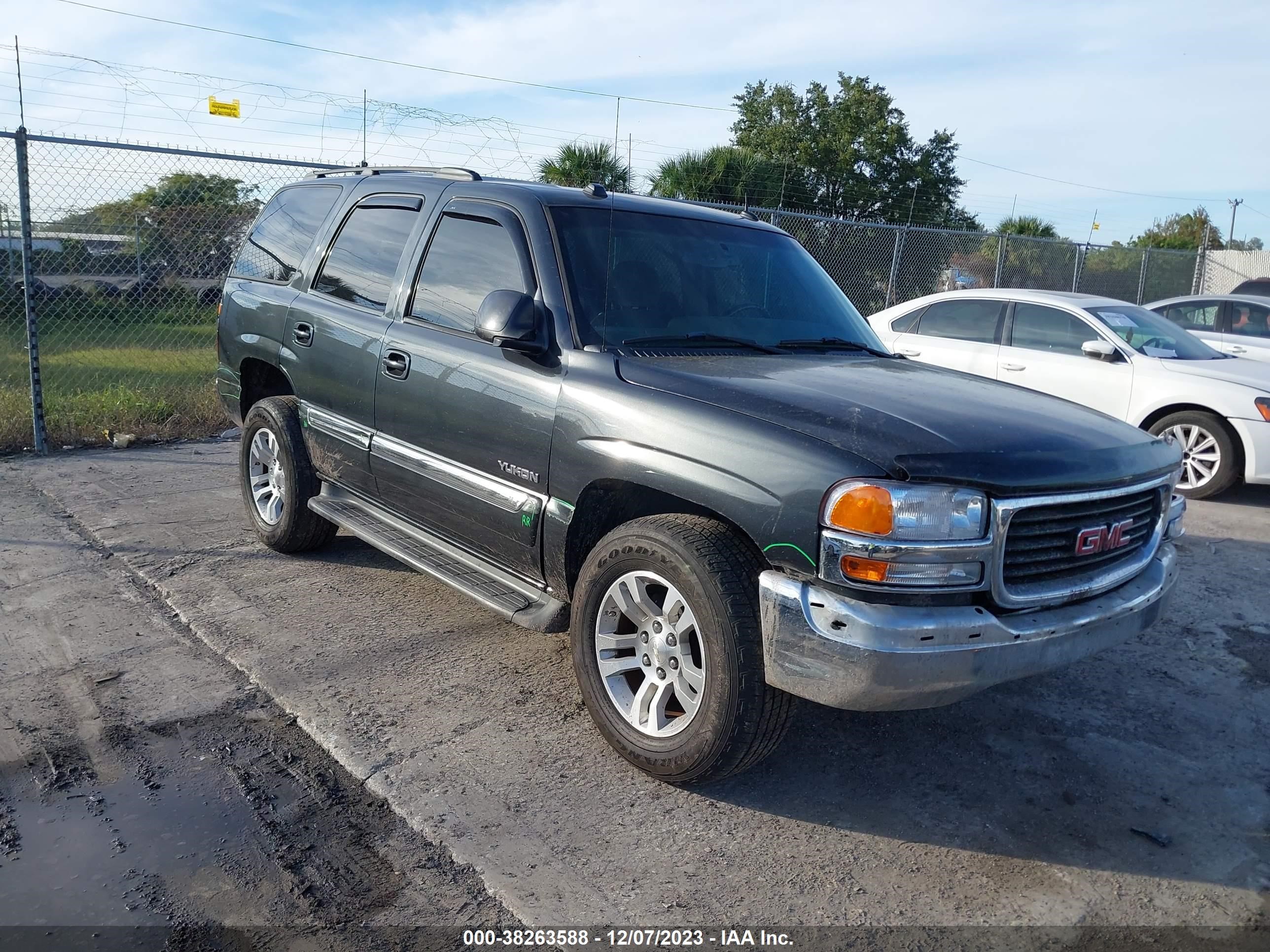 GMC YUKON 2005 1gkec13v75j245698