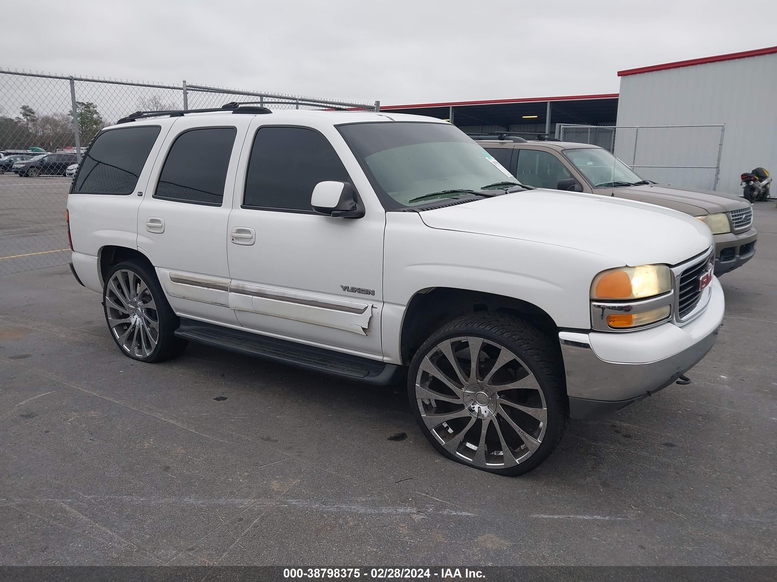 GMC YUKON 2002 1gkec13z02r296119