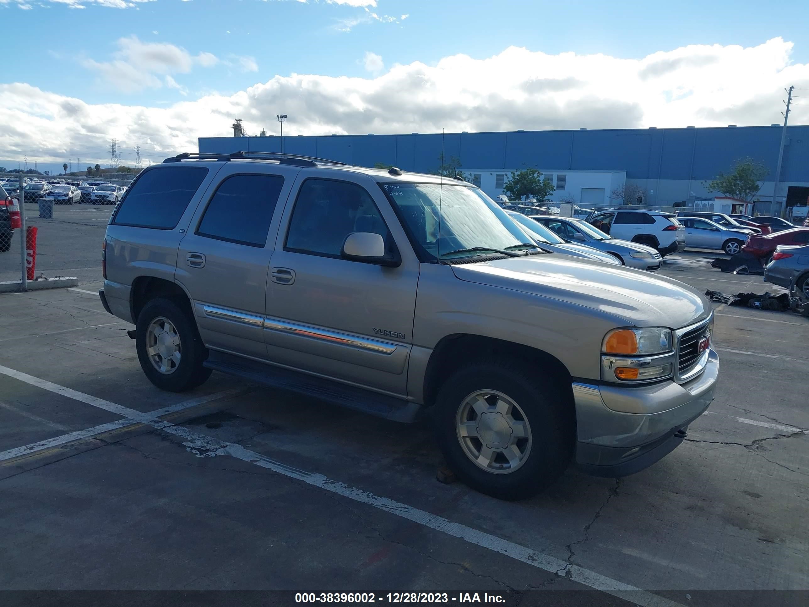 GMC YUKON 2005 1gkek13t25j267318