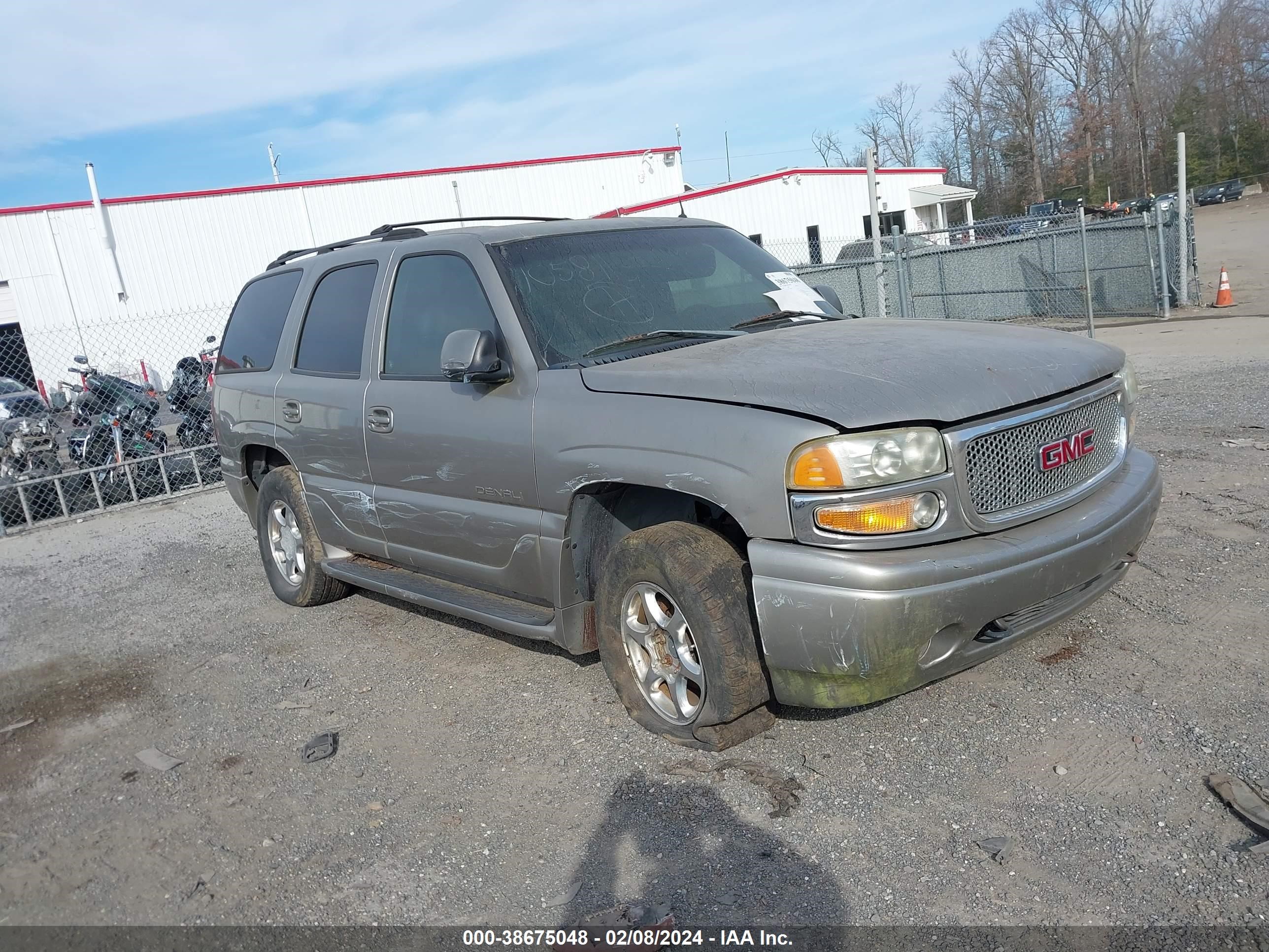 GMC YUKON 2002 1gkek63u12j264671