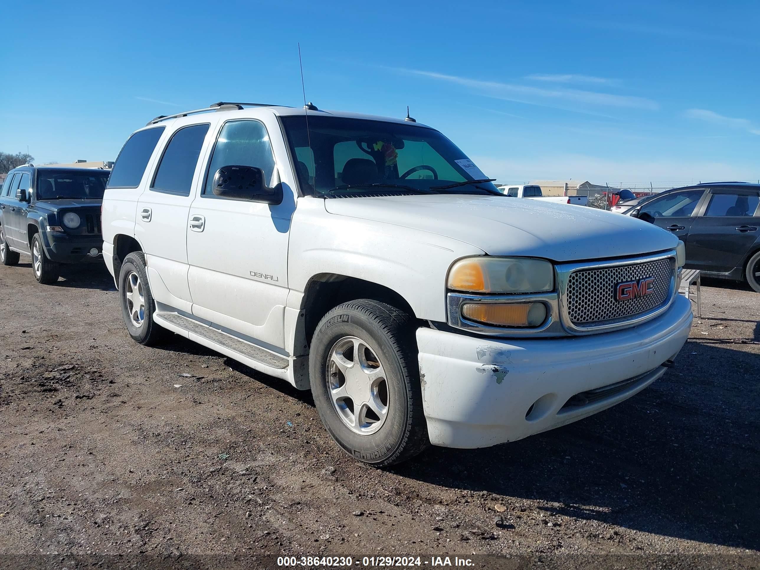 GMC YUKON 2003 1gkek63u23j251476