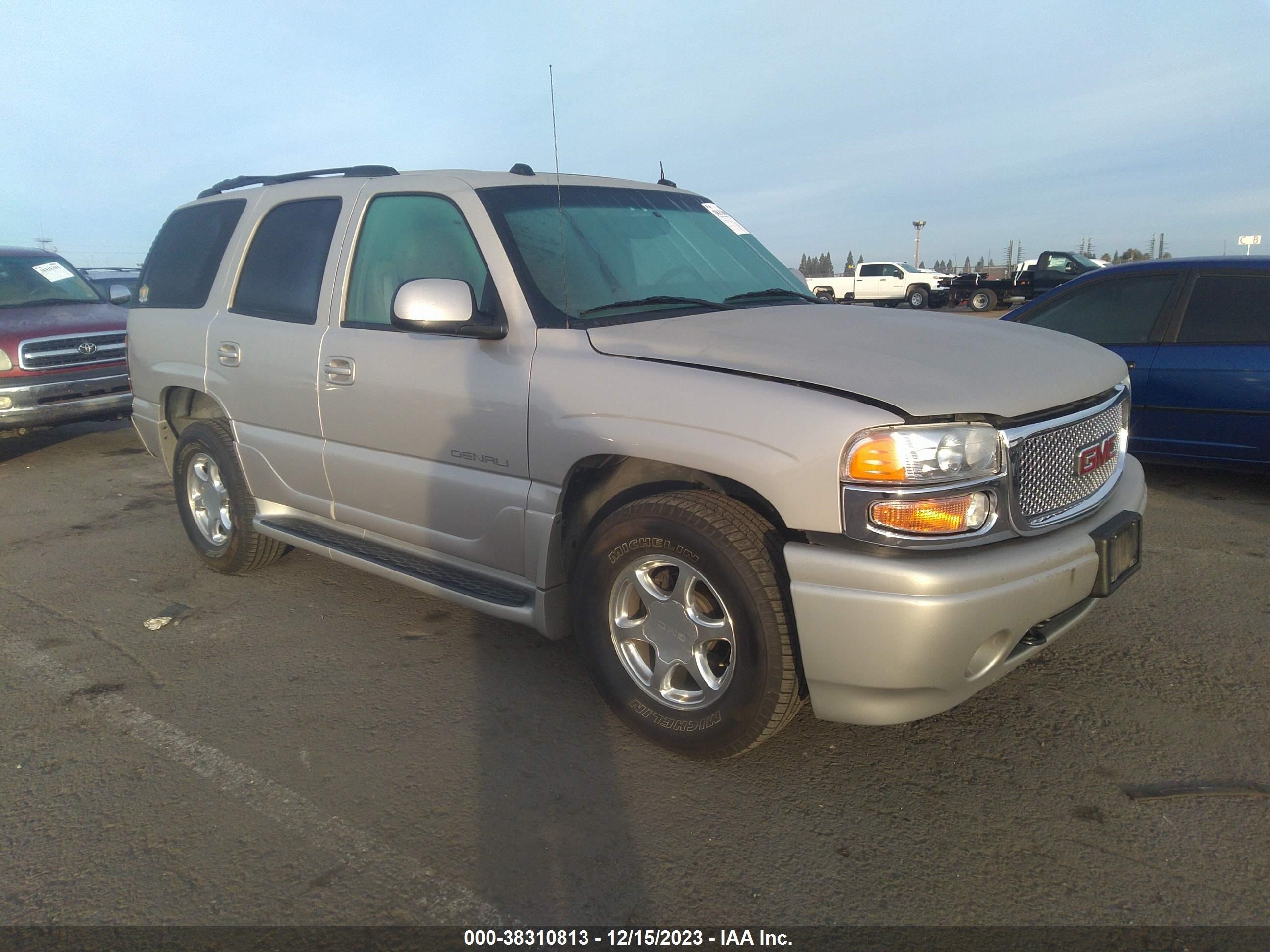 GMC YUKON 2004 1gkek63u24j210458