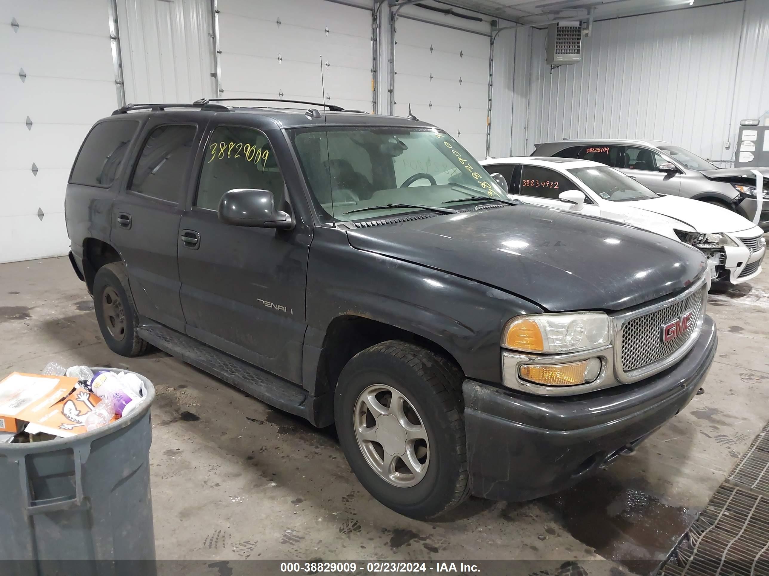 GMC YUKON 2004 1gkek63u34j296346