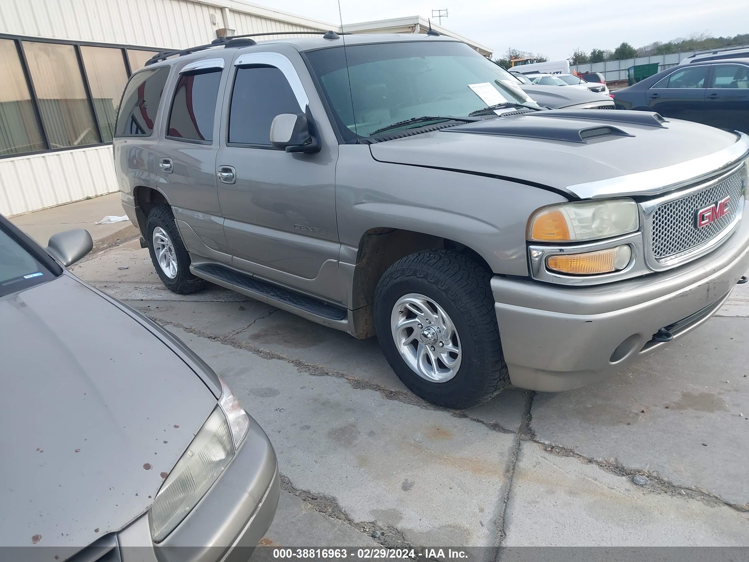 GMC YUKON 2003 1gkek63u53j260463