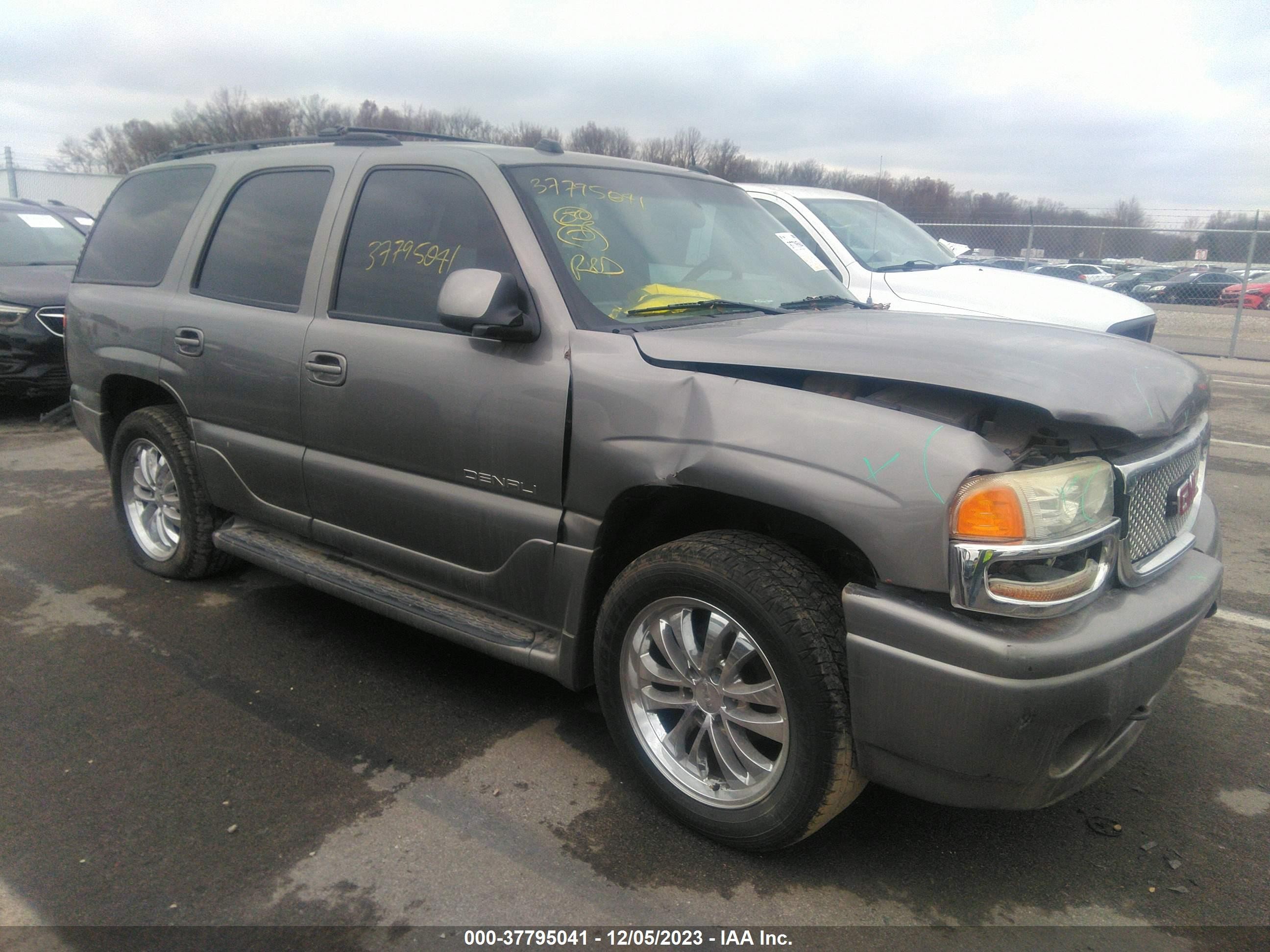 GMC YUKON 2005 1gkek63u85j111306