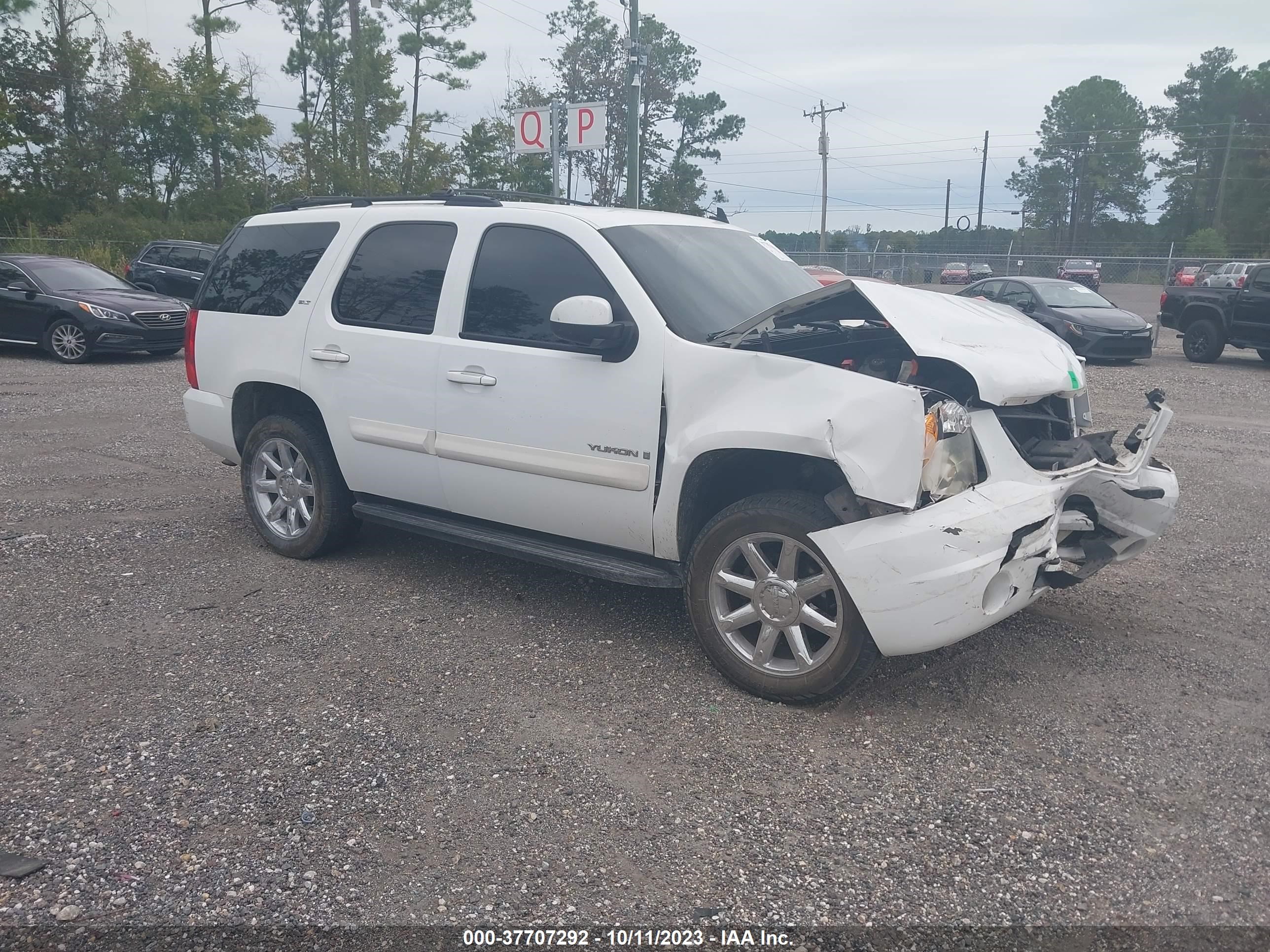 GMC YUKON 2008 1gkfc13008r136238