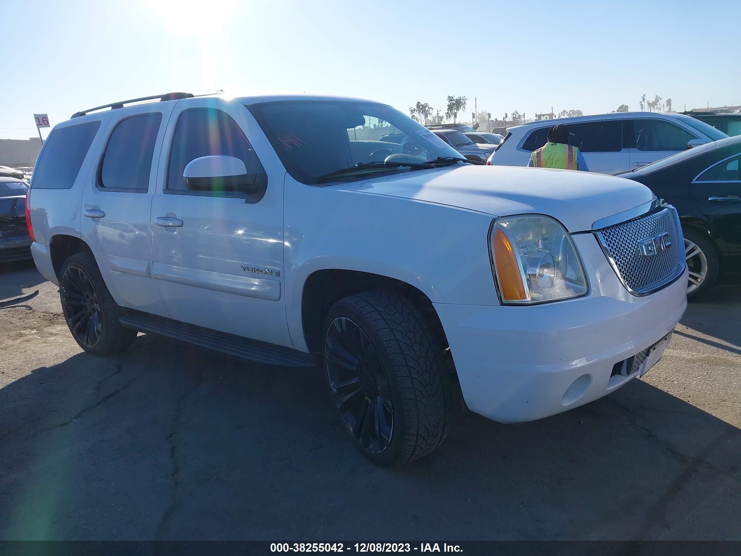 GMC YUKON 2007 1gkfc13027j288695