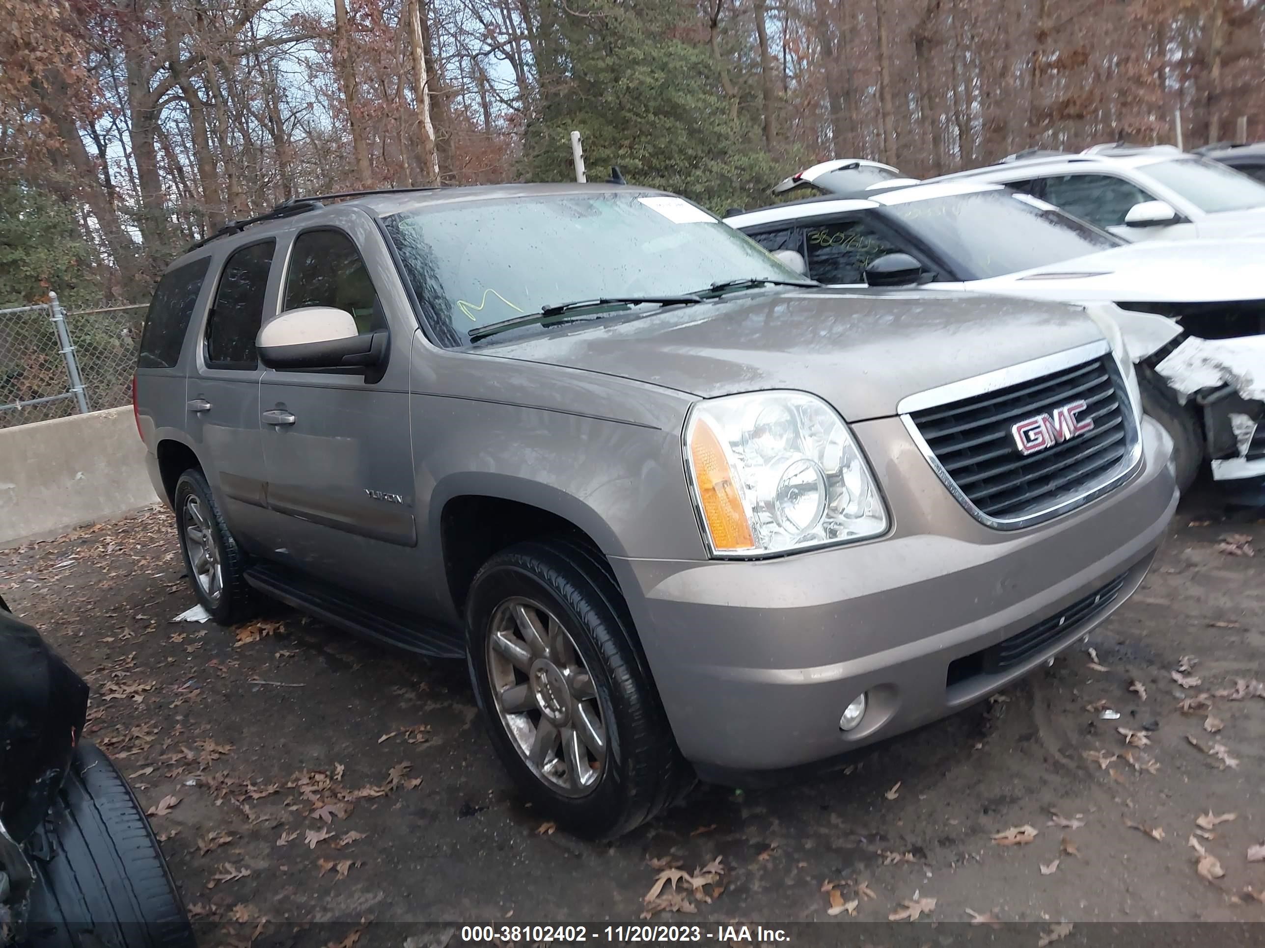 GMC YUKON 2007 1gkfc13037j131905