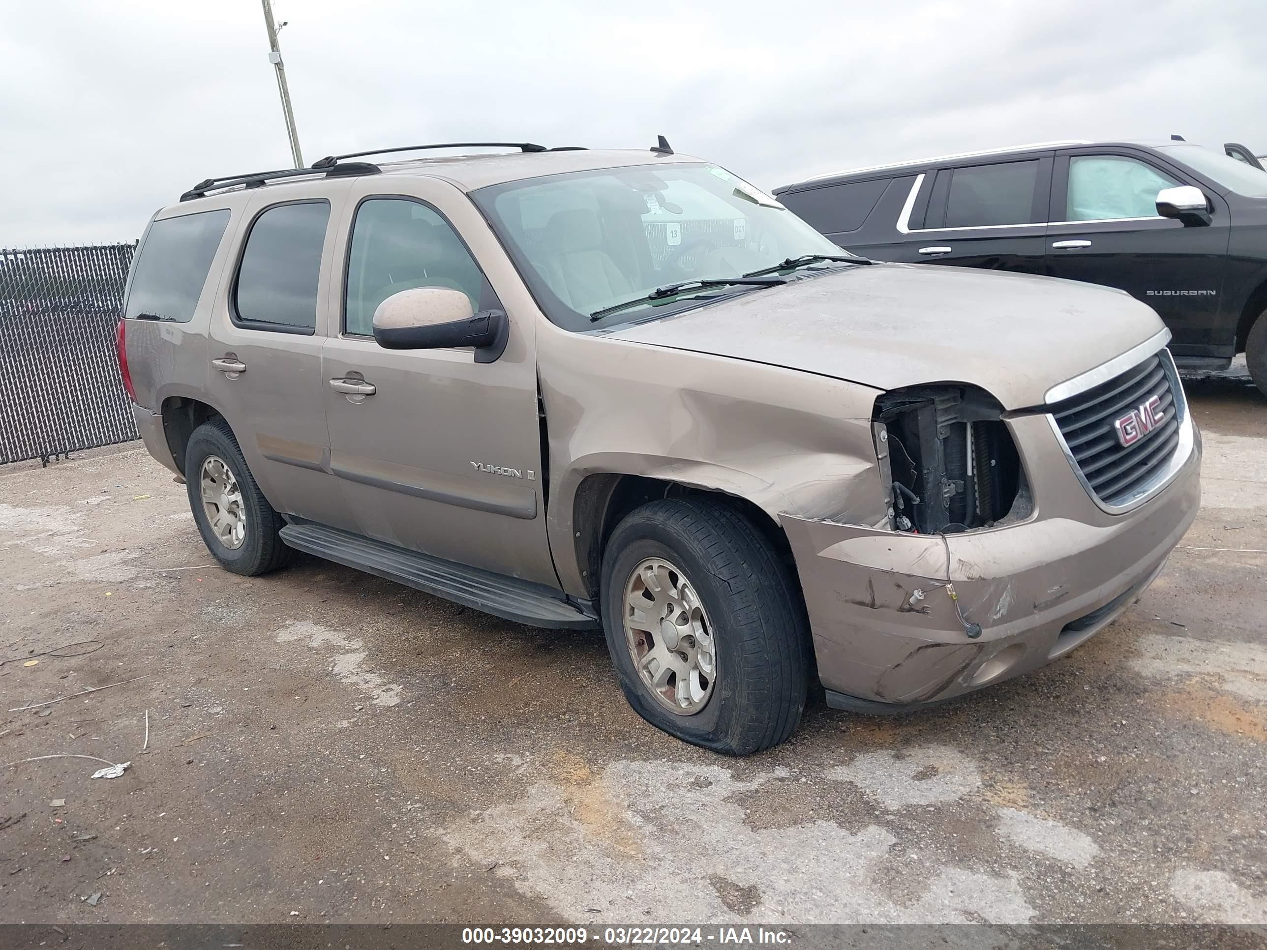 GMC YUKON 2007 1gkfc13047r256560