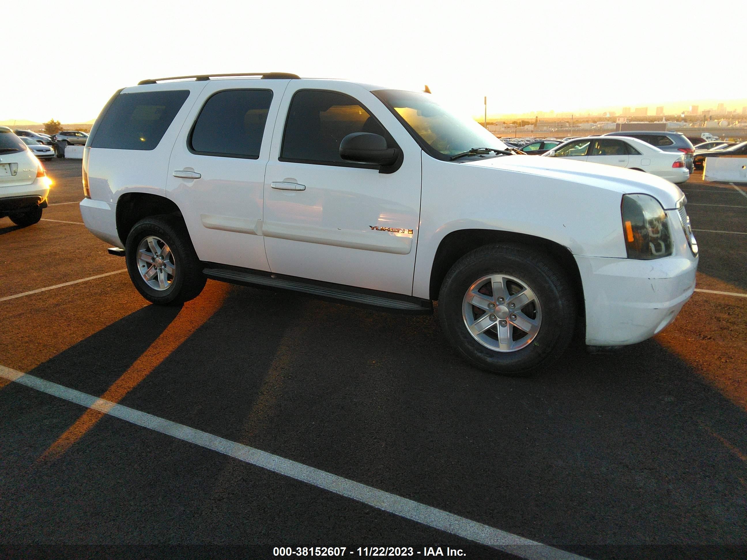 GMC YUKON 2007 1gkfc13057r296128