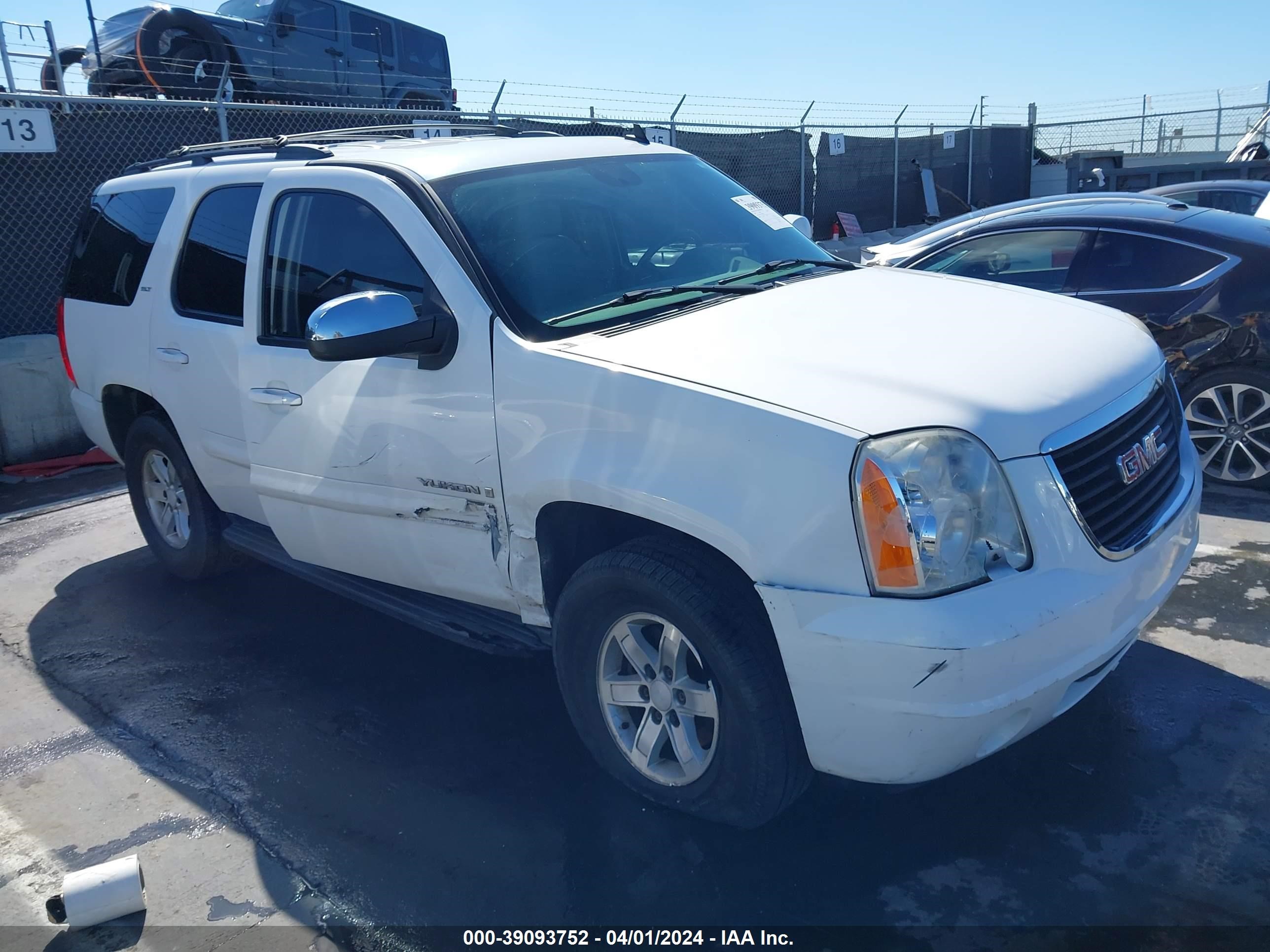 GMC YUKON 2007 1gkfc13067r394679