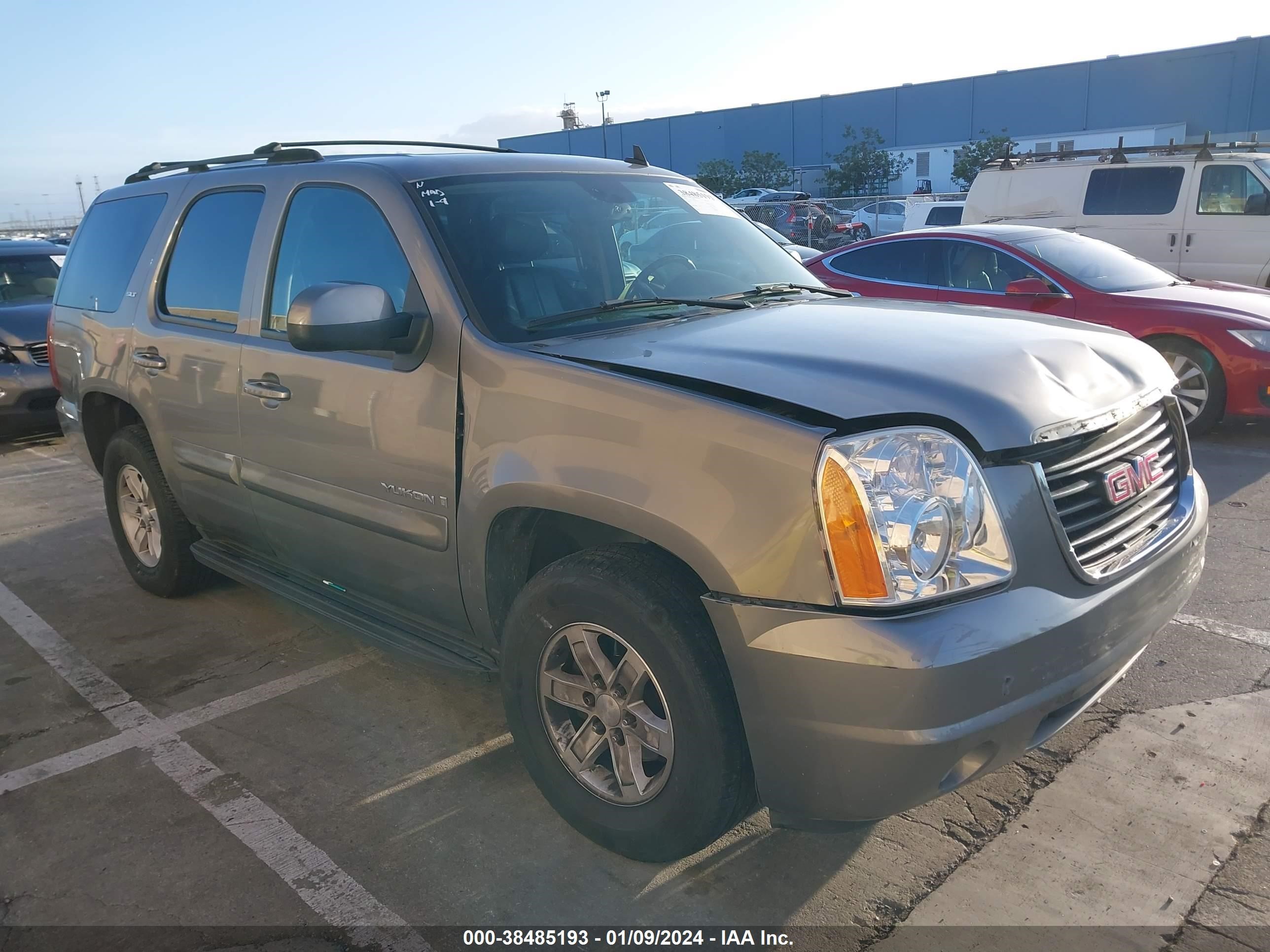 GMC YUKON 2007 1gkfc130x7r302117