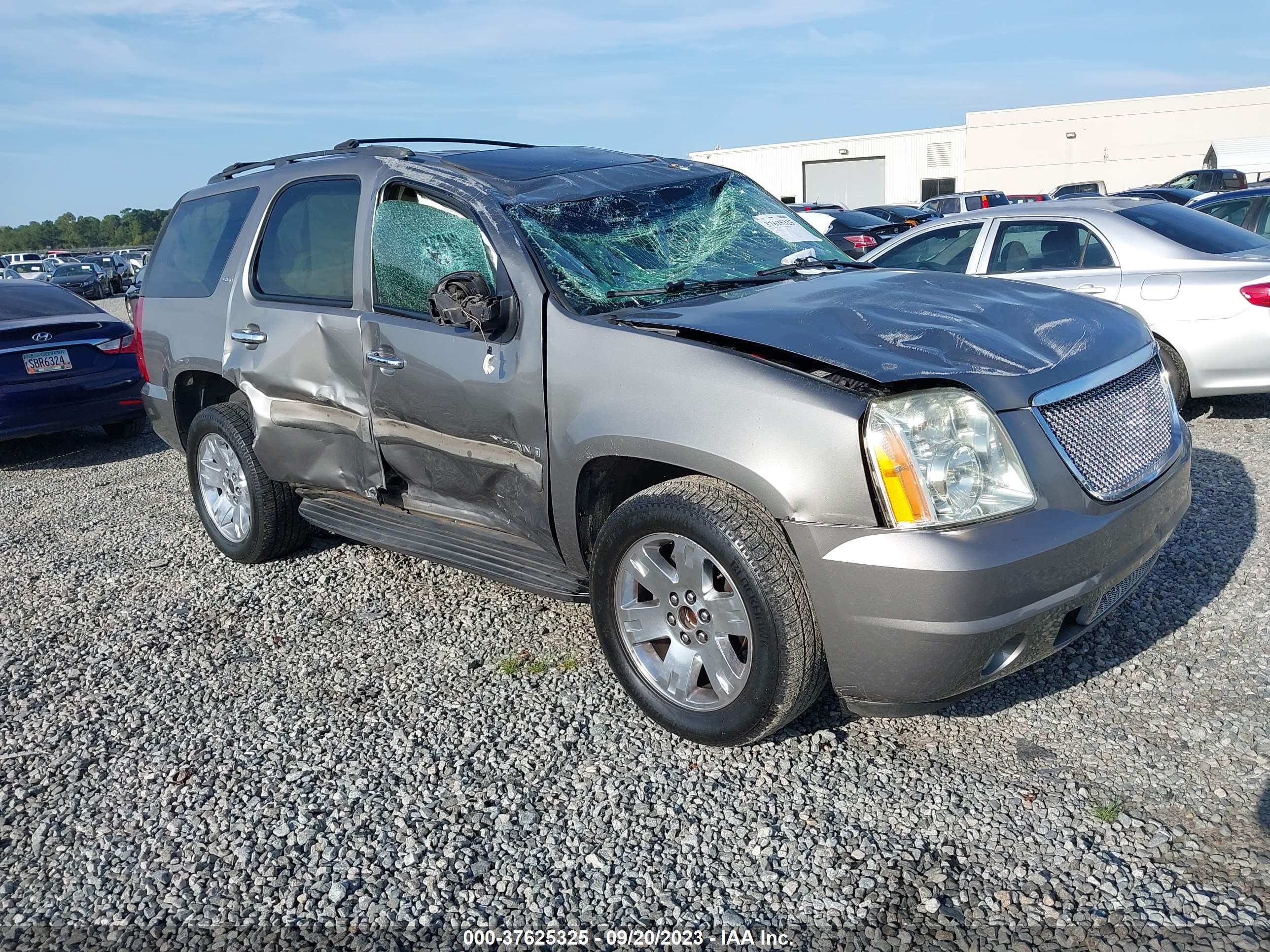 GMC YUKON 2008 1gkfc130x8r230465