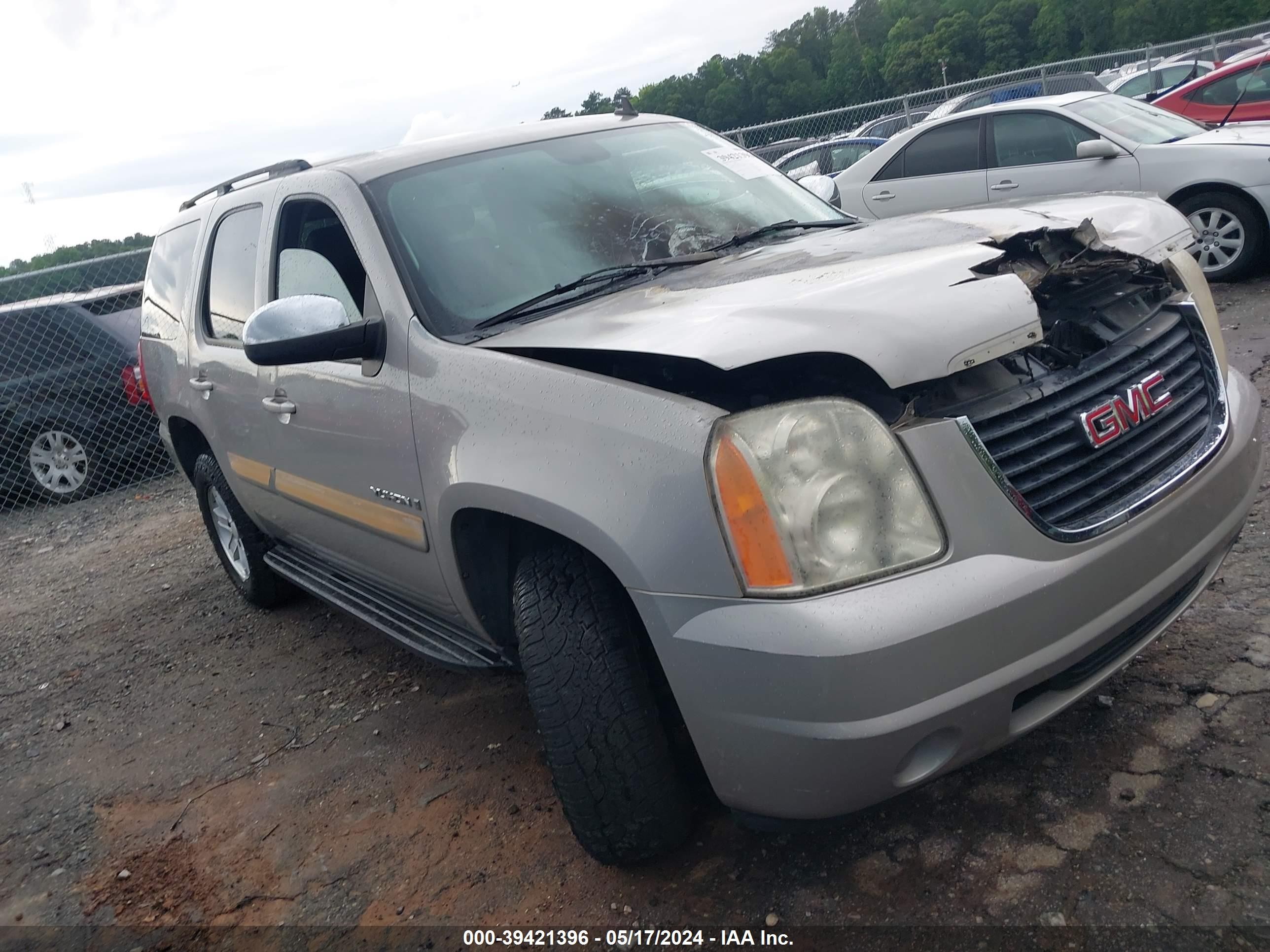 GMC YUKON 2007 1gkfc13c17j402647