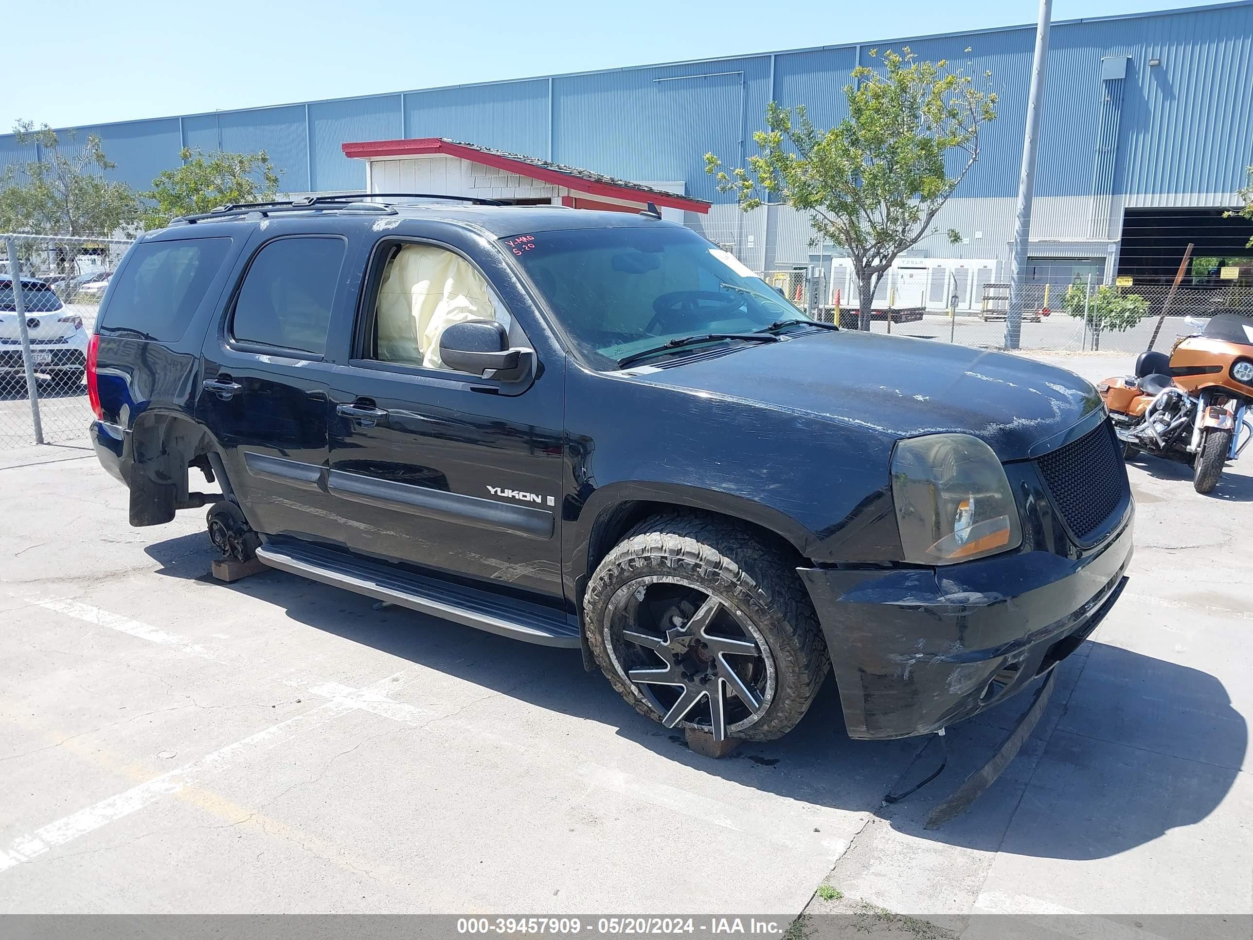 GMC YUKON 2008 1gkfc13c98j133475