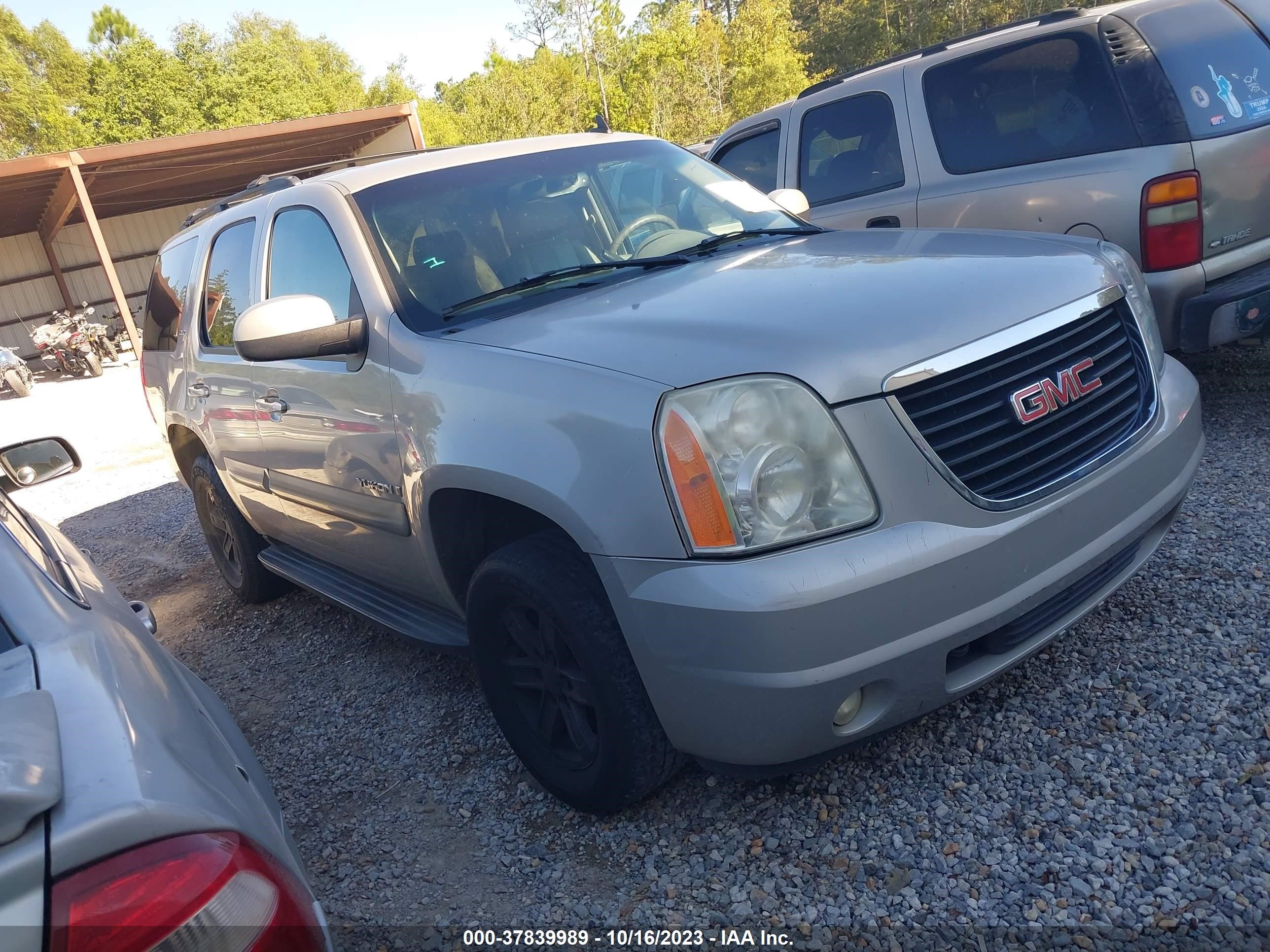 GMC YUKON 2008 1gkfc13j08r153632