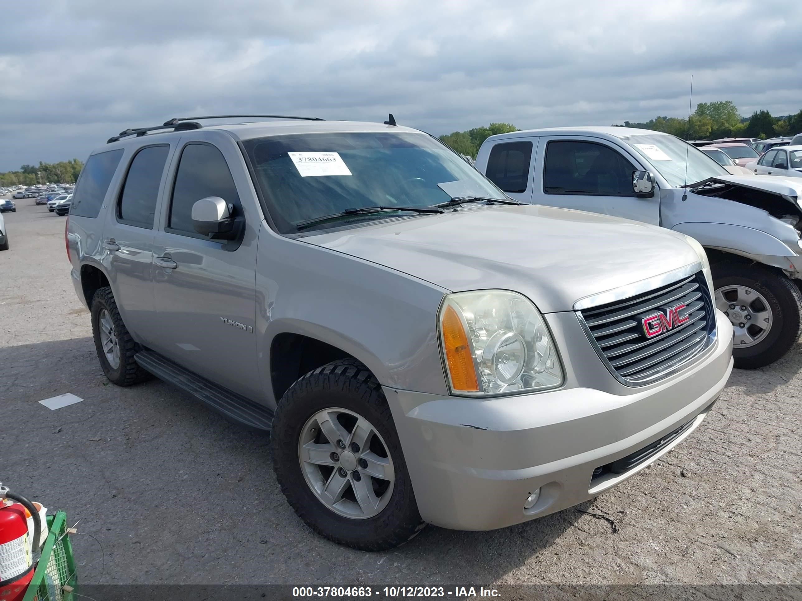 GMC YUKON 2007 1gkfk13027j102396