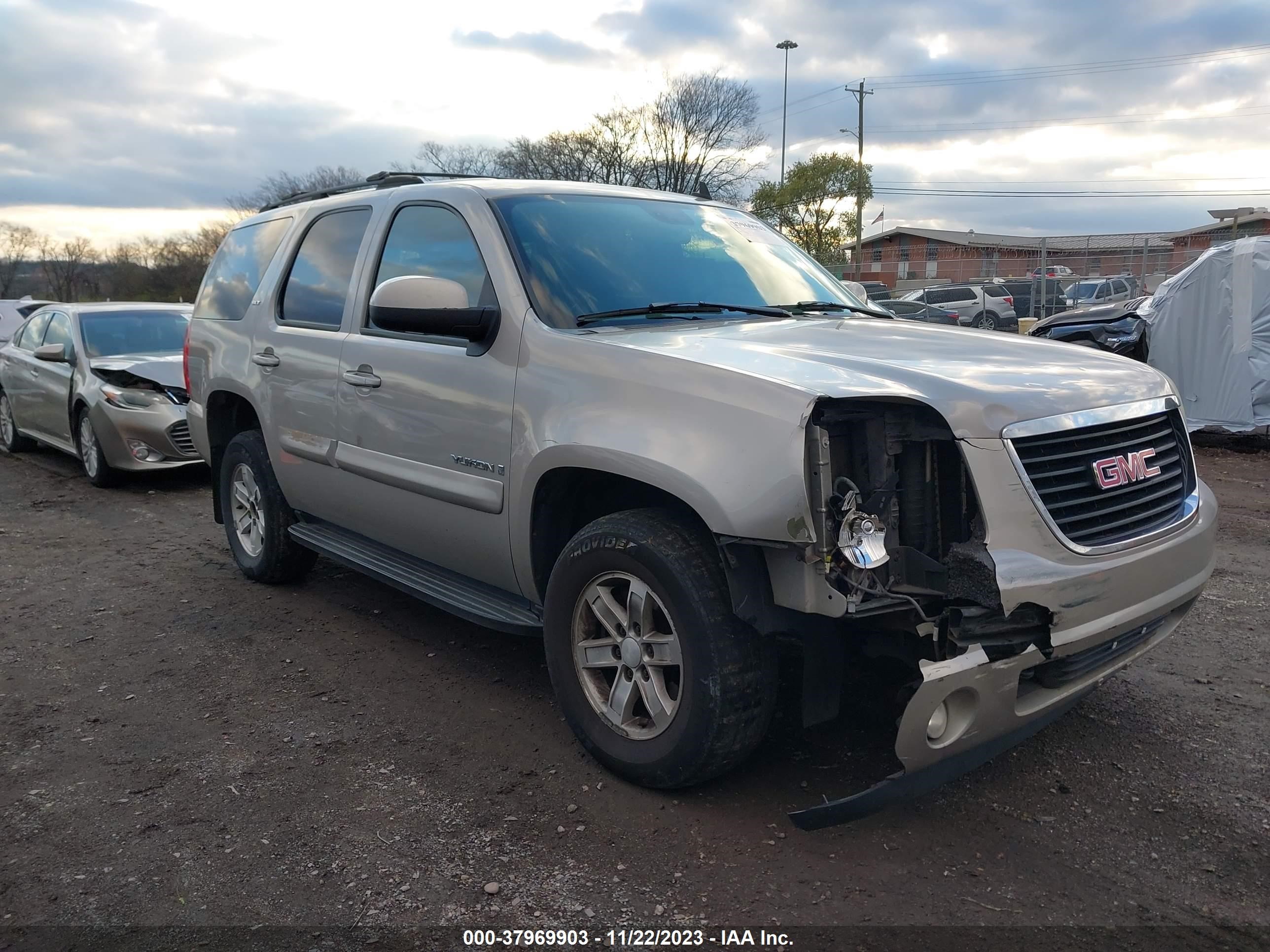 GMC YUKON 2007 1gkfk13037j140588