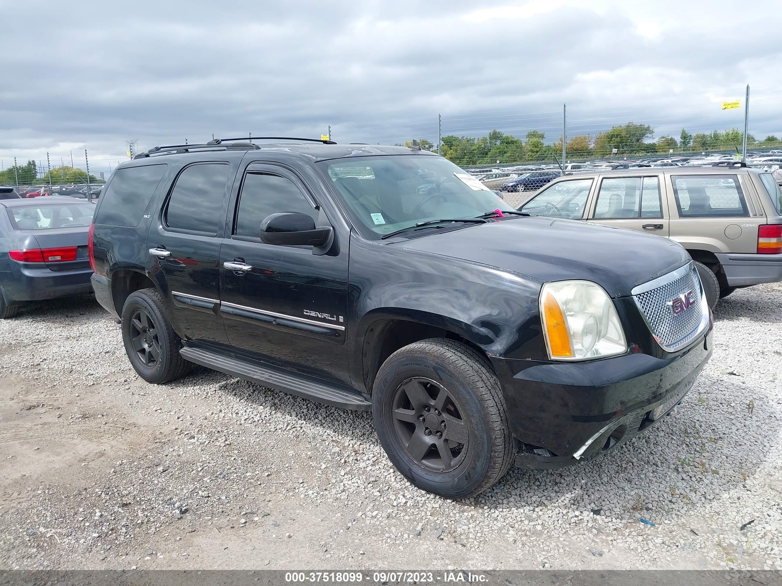 GMC YUKON 2007 1gkfk13067j121386