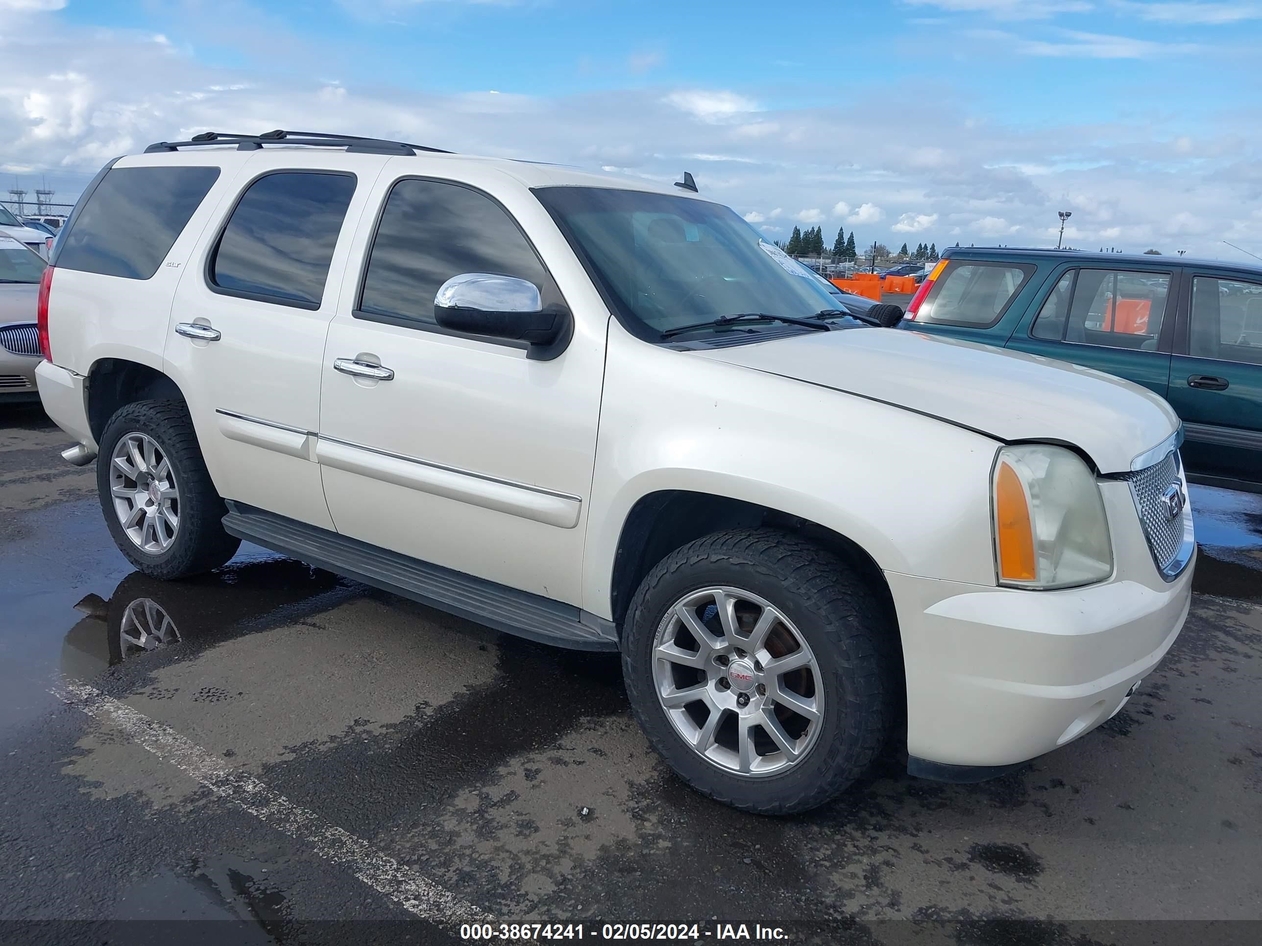 GMC YUKON 2008 1gkfk13098r181472