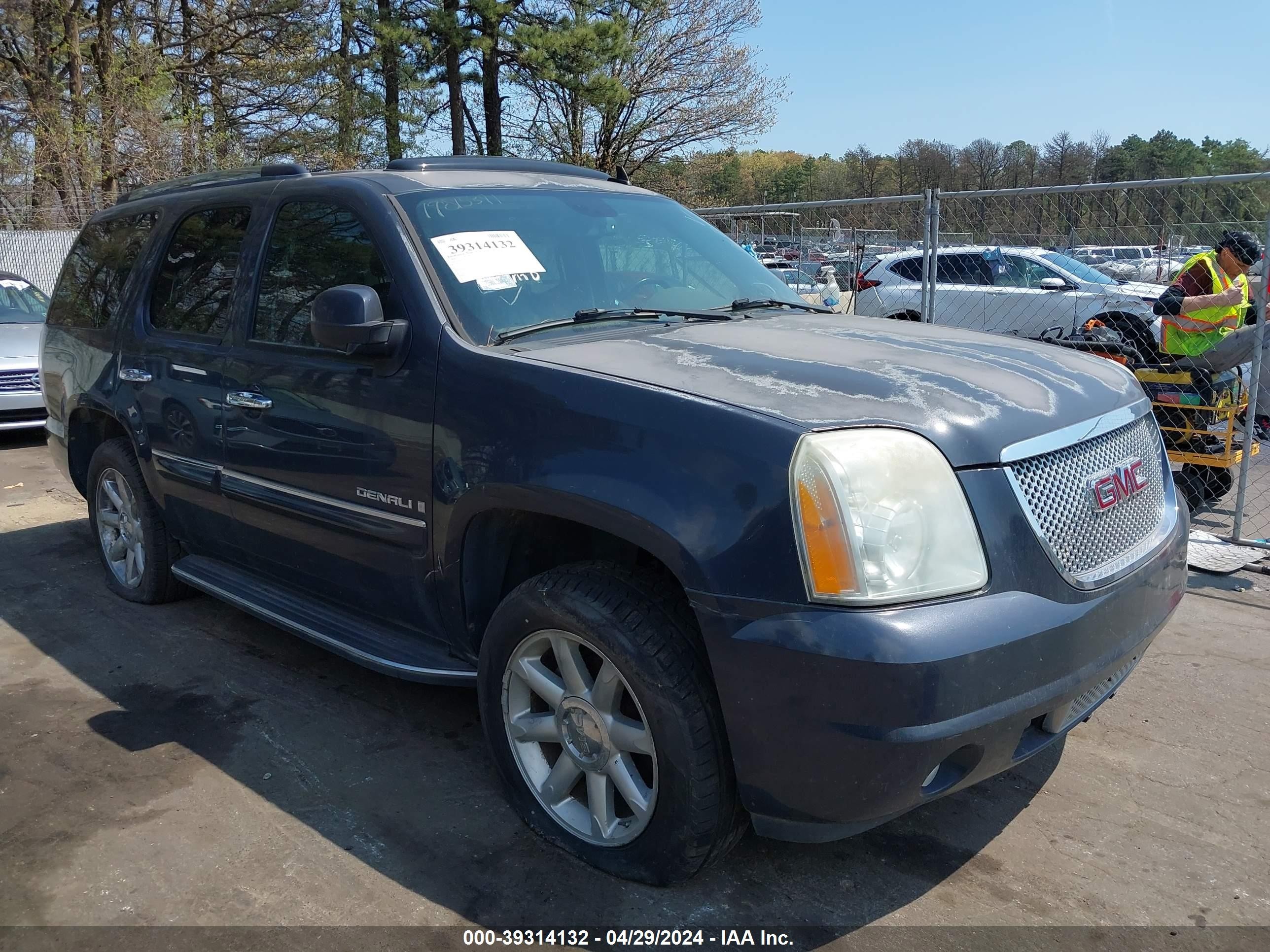 GMC YUKON 2008 1gkfk63898j168948