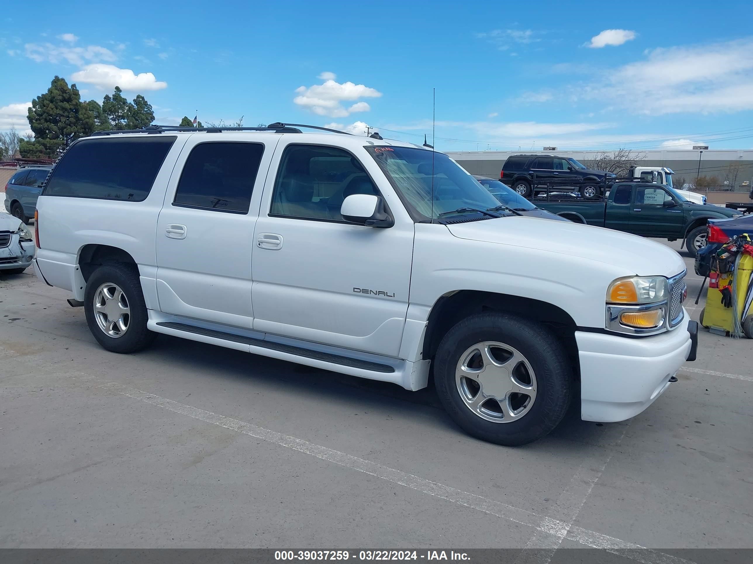 GMC YUKON 2003 1gkfk66u83j310112