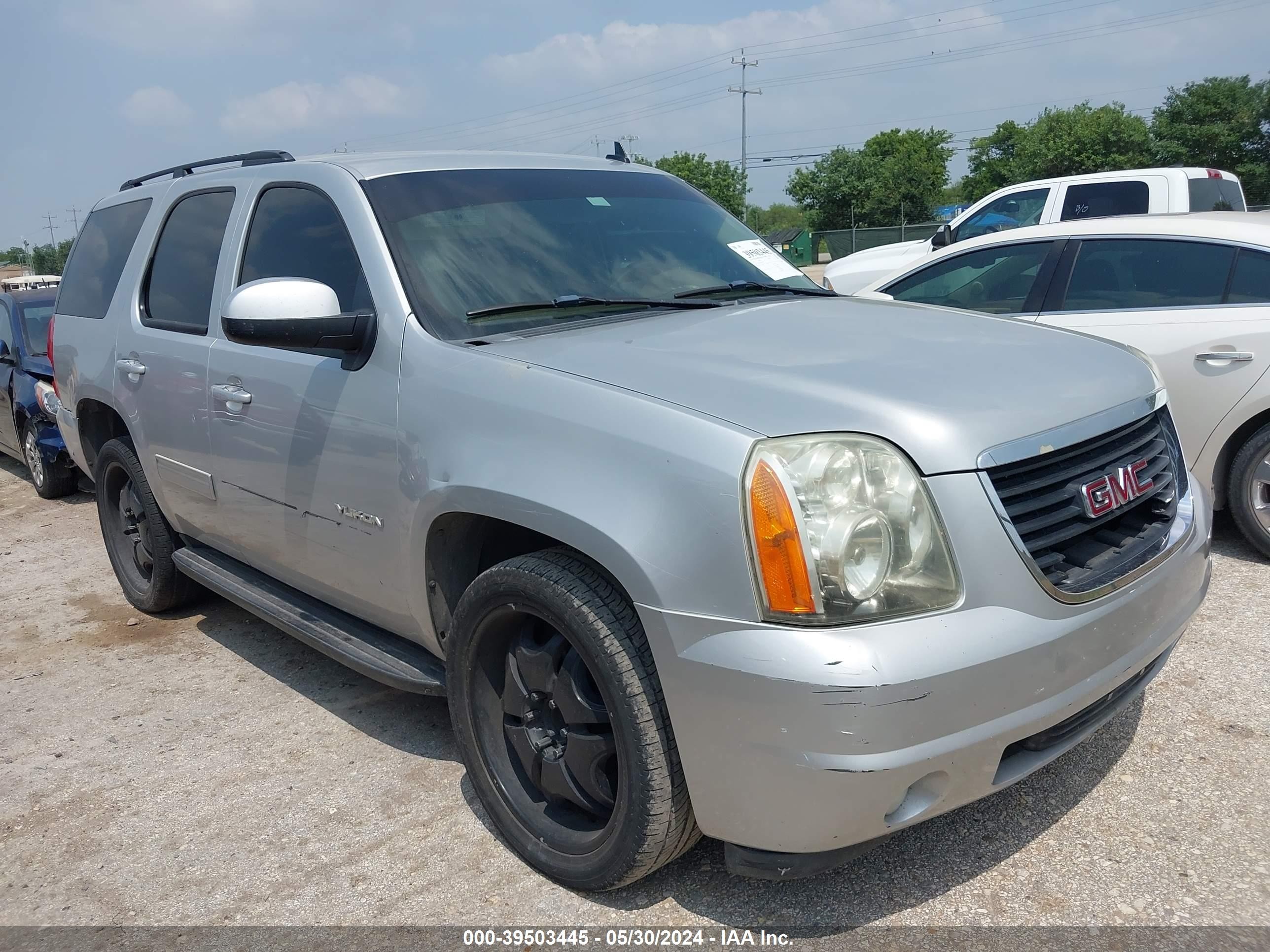 GMC YUKON 2011 1gks1ae02br201387