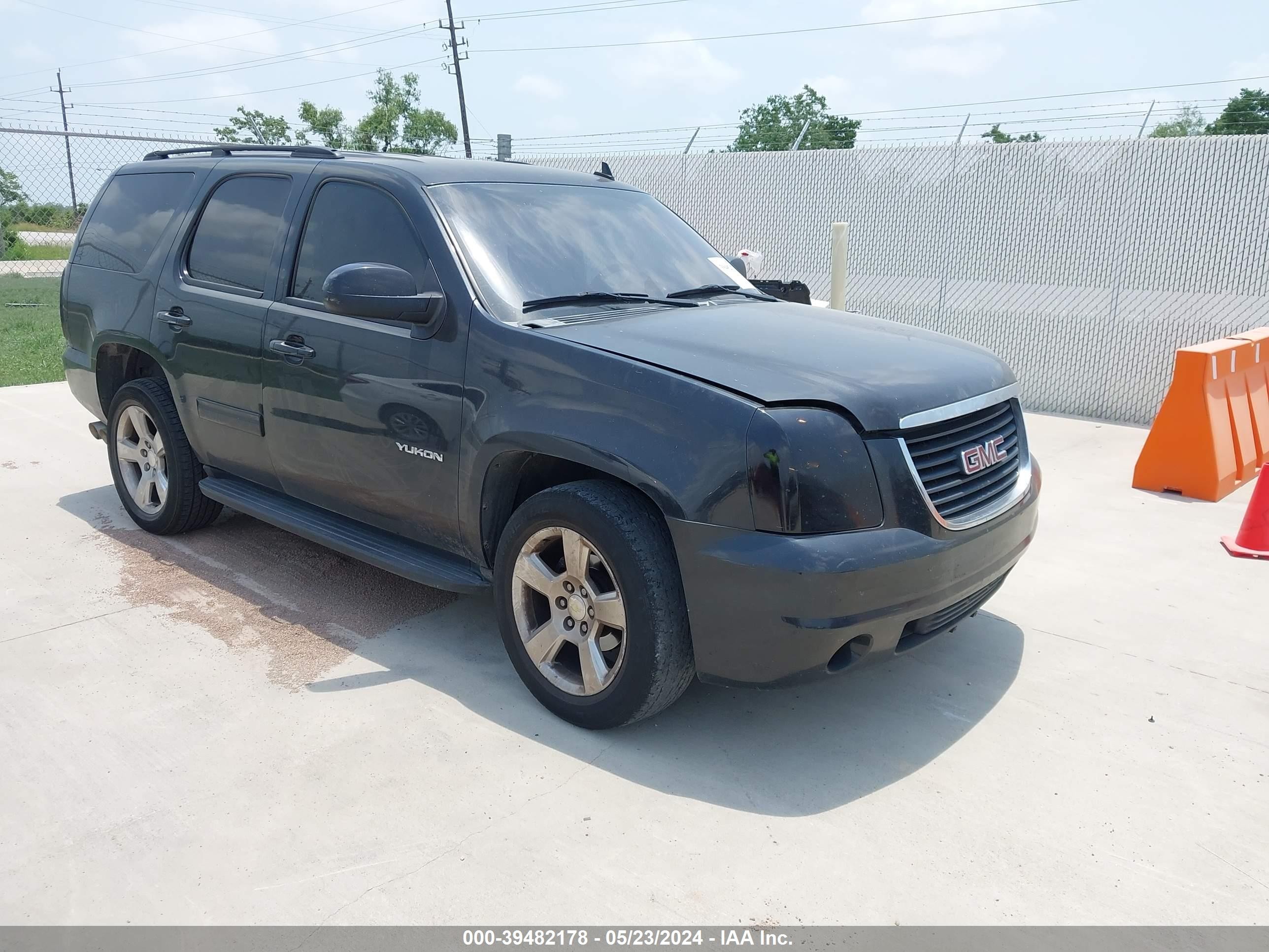 GMC YUKON 2011 1gks1ae09br159090