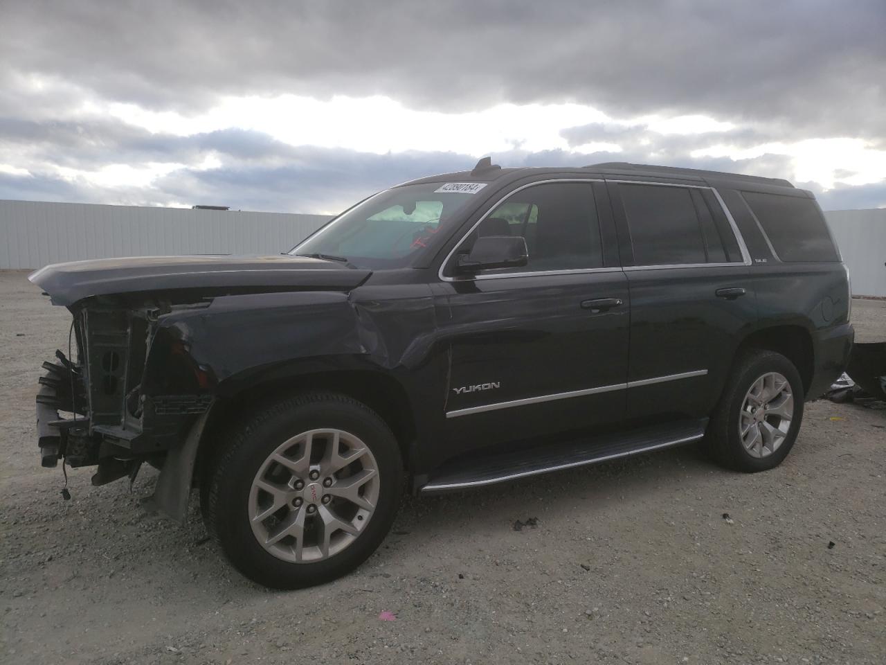 GMC YUKON 2017 1gks1akcxhr156416