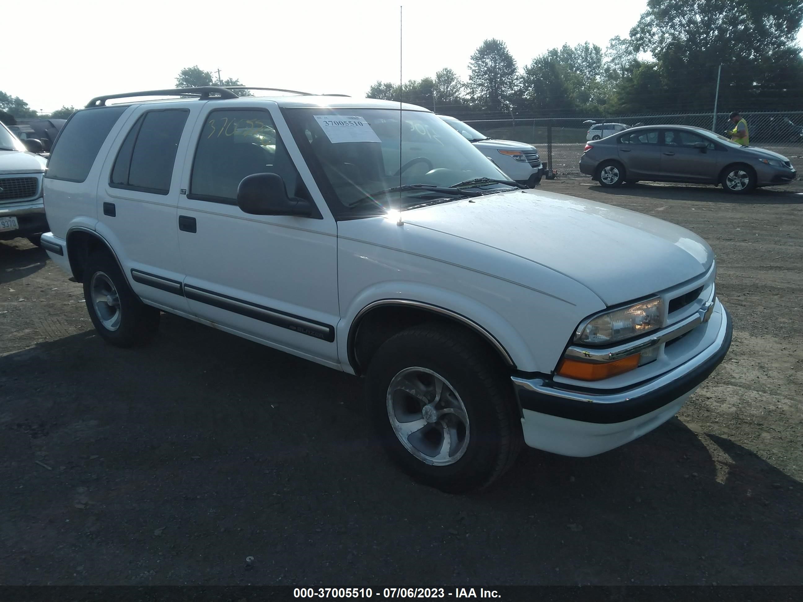 CHEVROLET BLAZER 1998 1gncs13wxw2272606