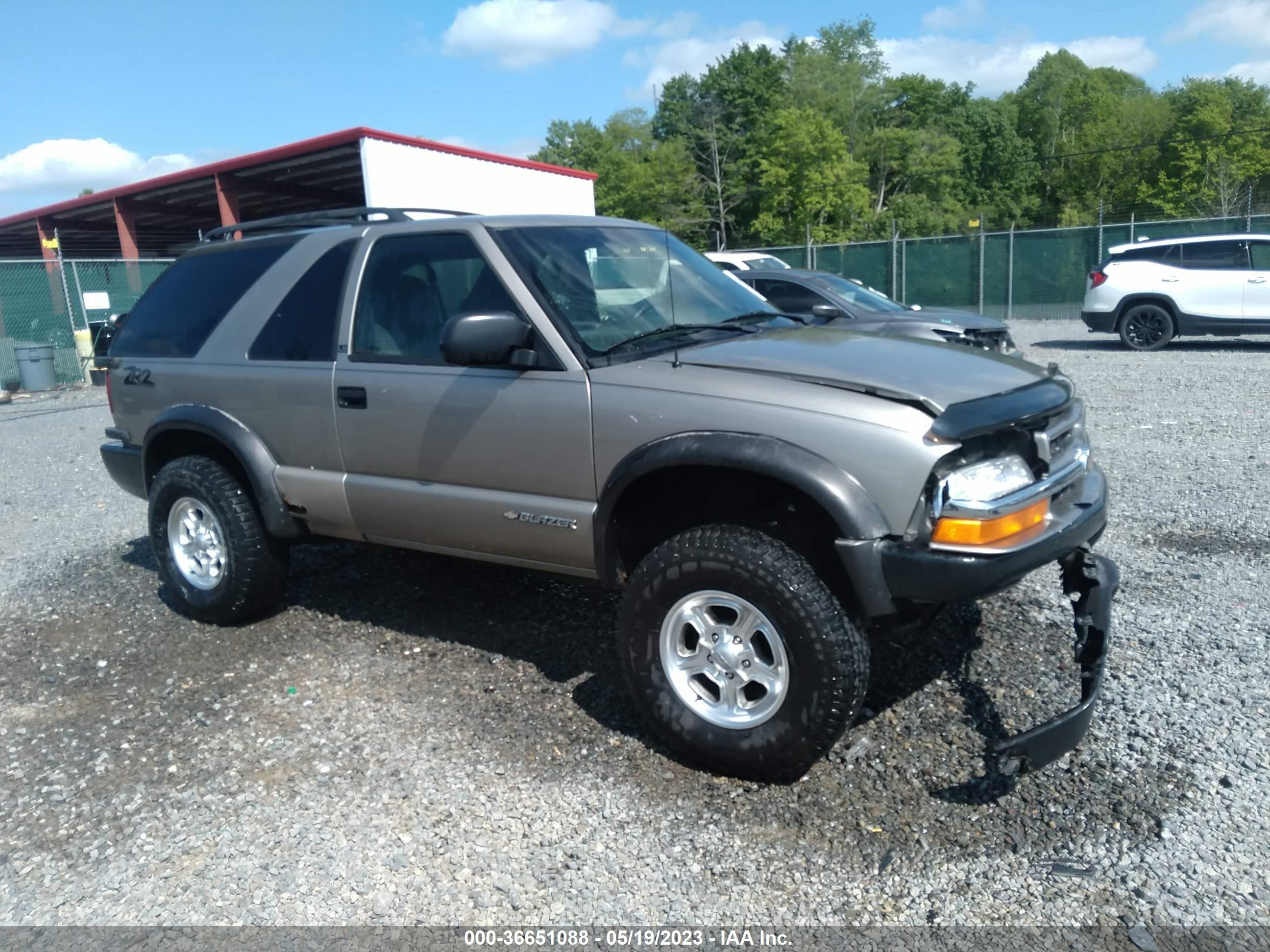 CHEVROLET BLAZER 2001 1gnct18w51k148399