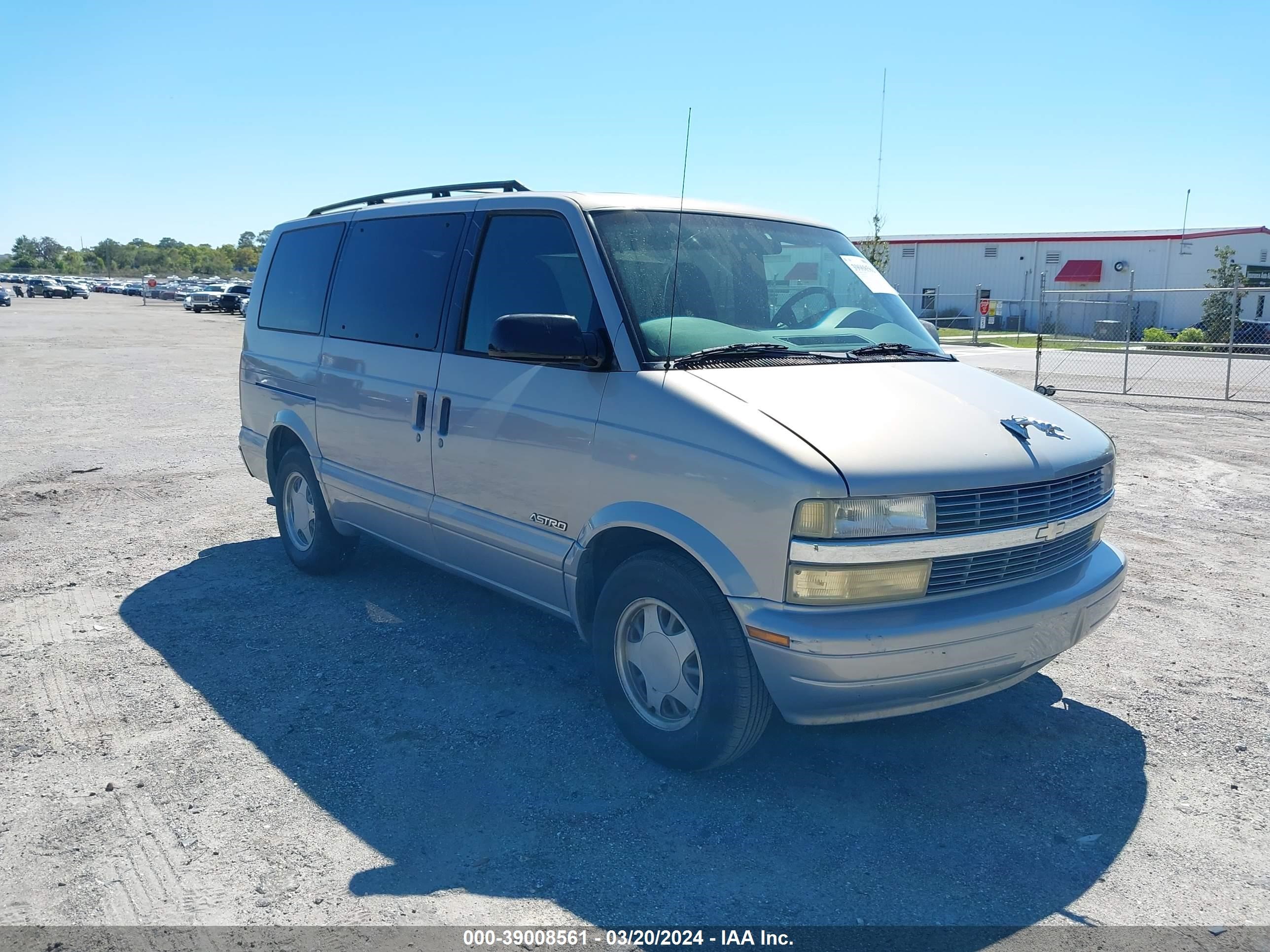 CHEVROLET ASTRO 2000 1gndm19w6yb141679