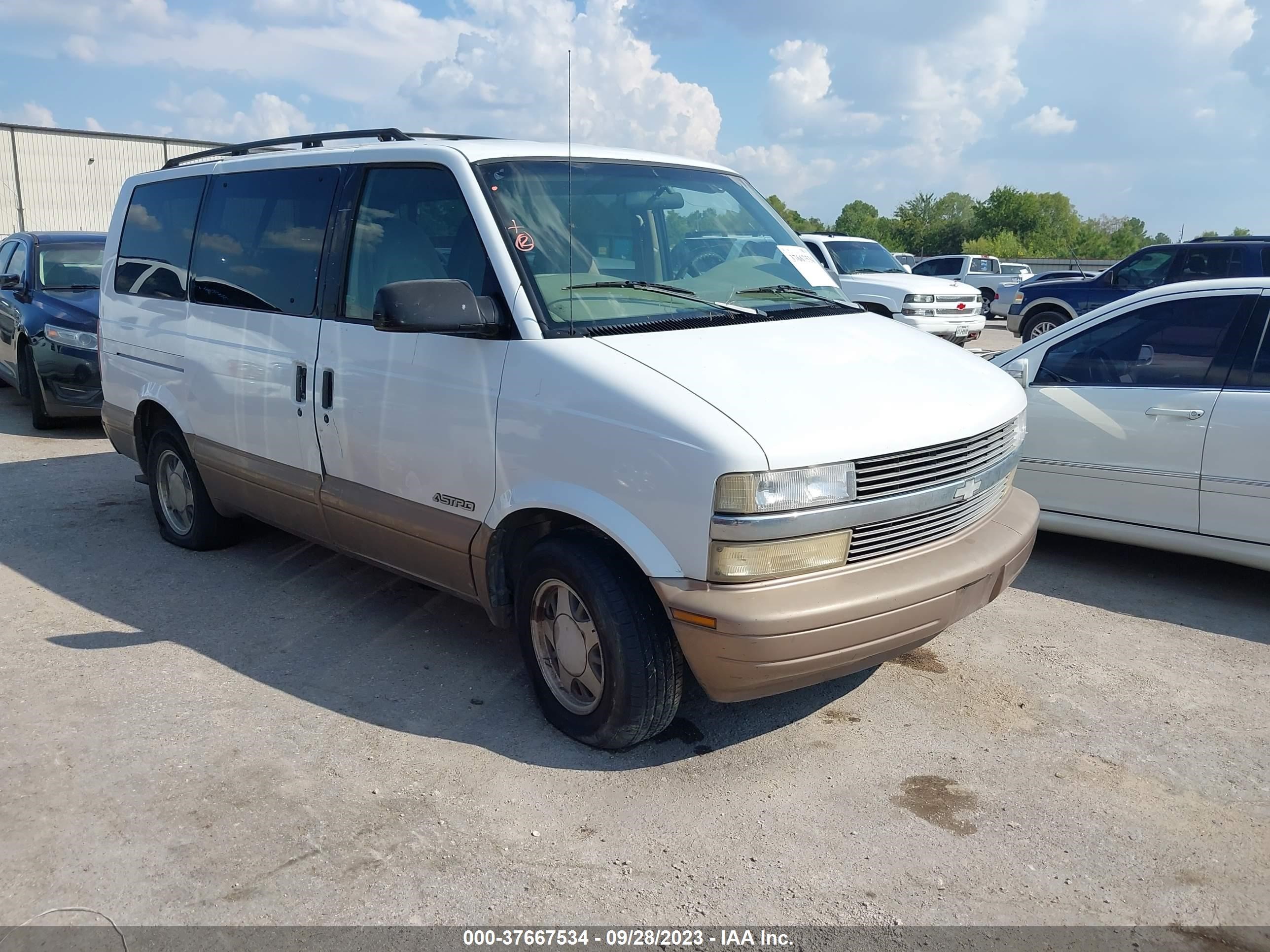 CHEVROLET ASTRO 2000 1gndm19w7yb143263