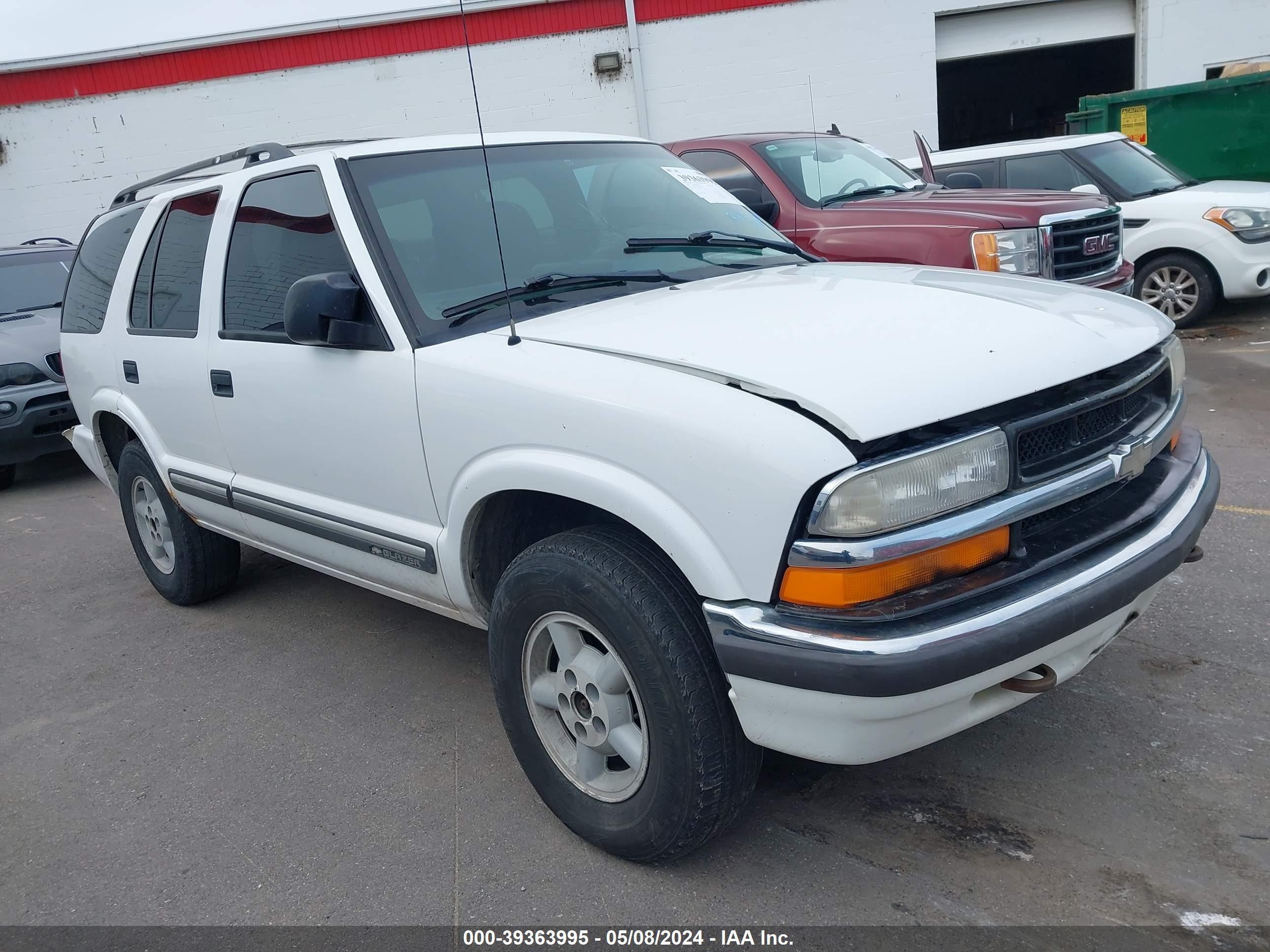 CHEVROLET BLAZER 2000 1gndt13w2y2369660