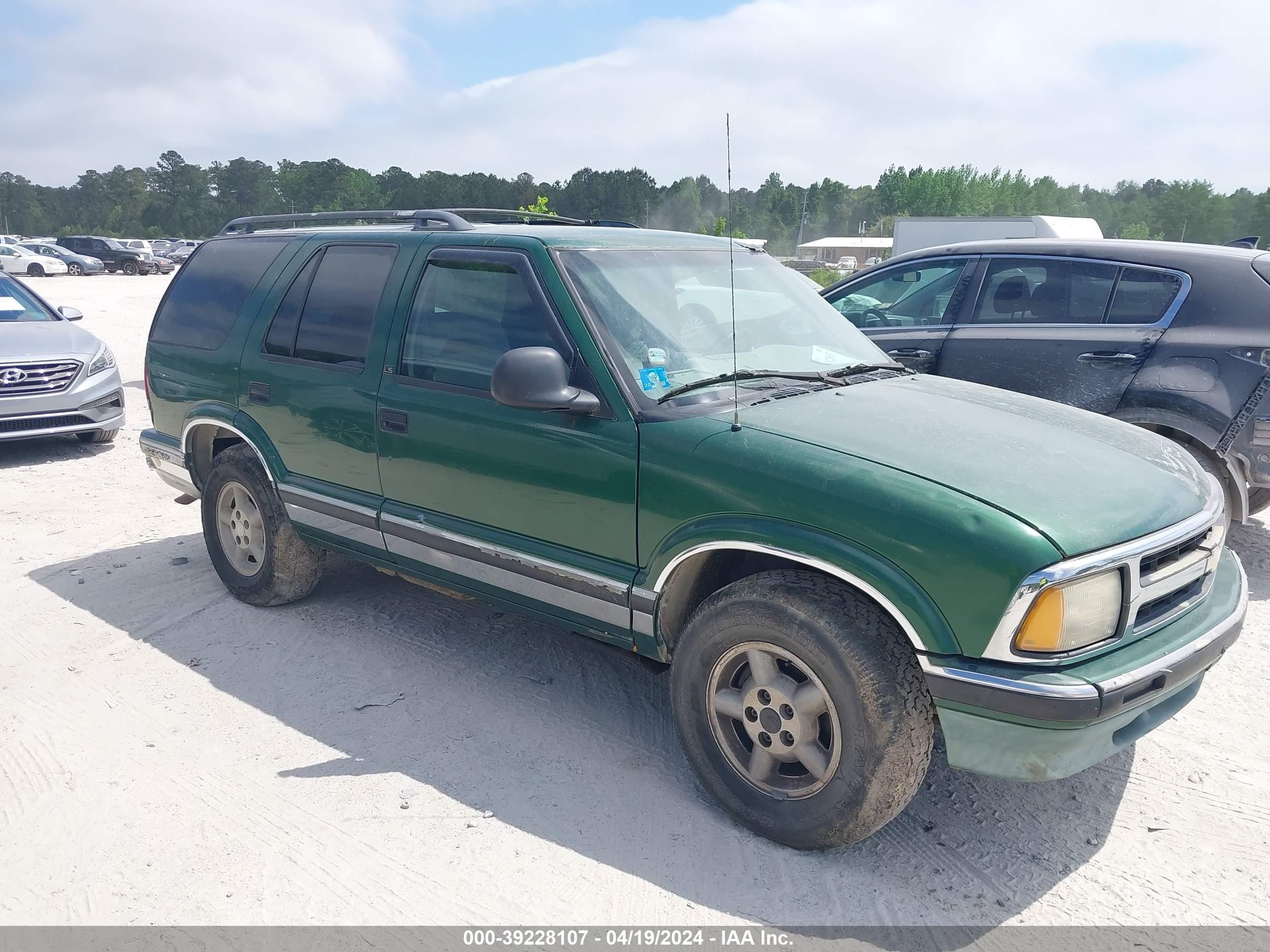 CHEVROLET BLAZER 1997 1gndt13w3v2242900