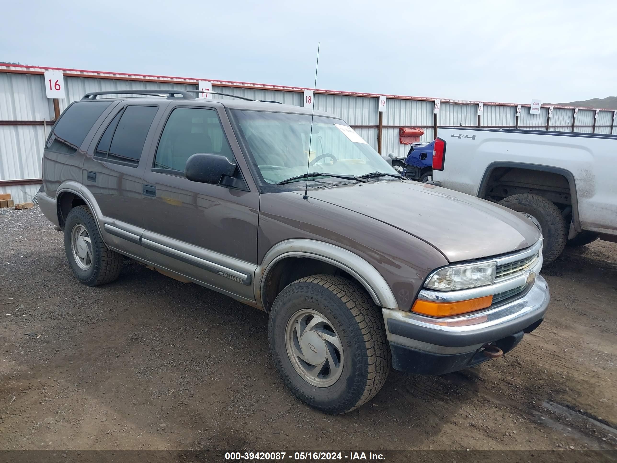 CHEVROLET BLAZER 2000 1gndt13w5y2111701