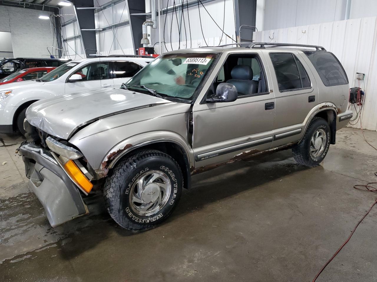 CHEVROLET BLAZER 1998 1gndt13w8w2273867