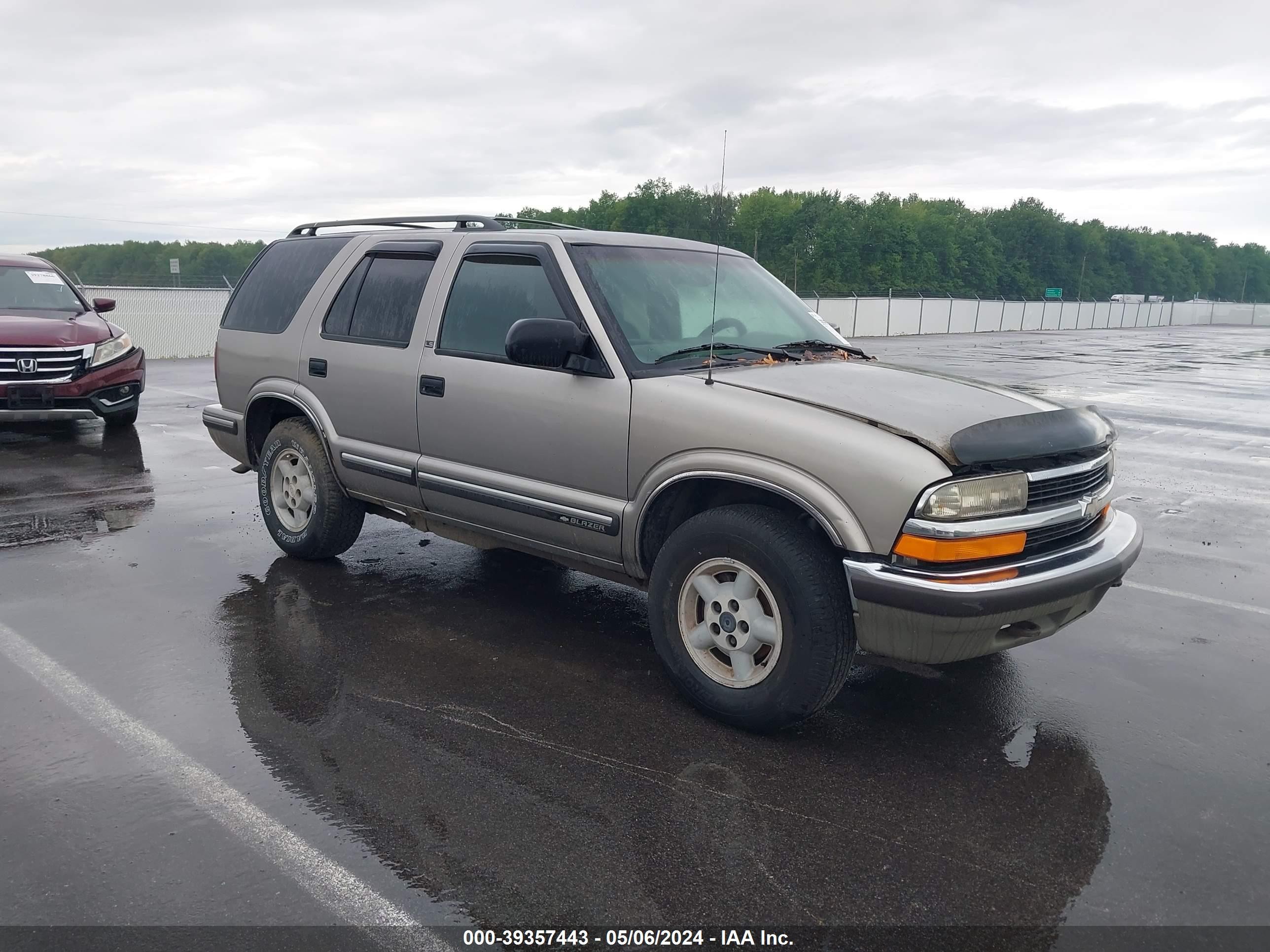 CHEVROLET BLAZER 1999 1gndt13w8x2212195