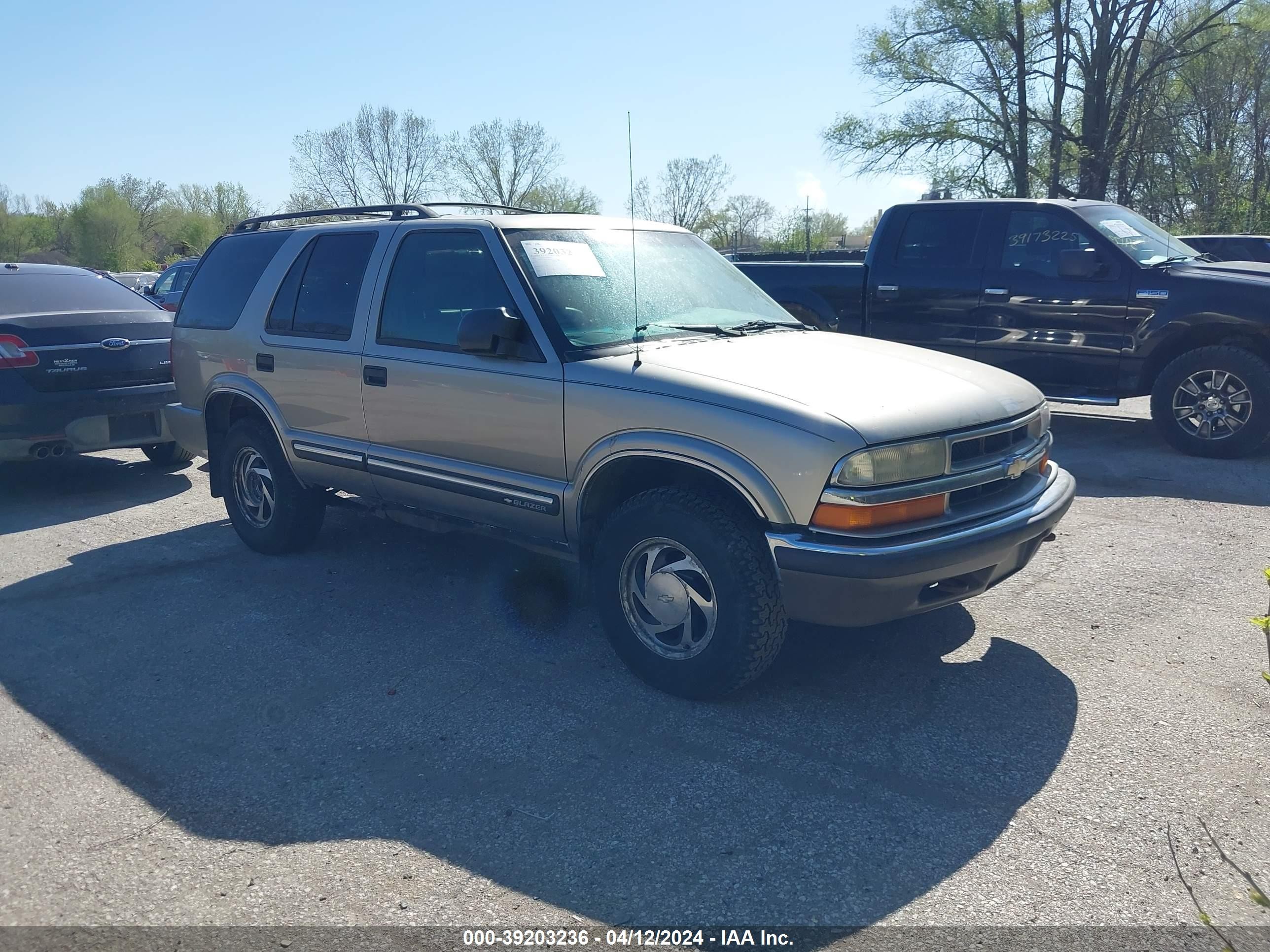 CHEVROLET BLAZER 2000 1gndt13w9y2243067