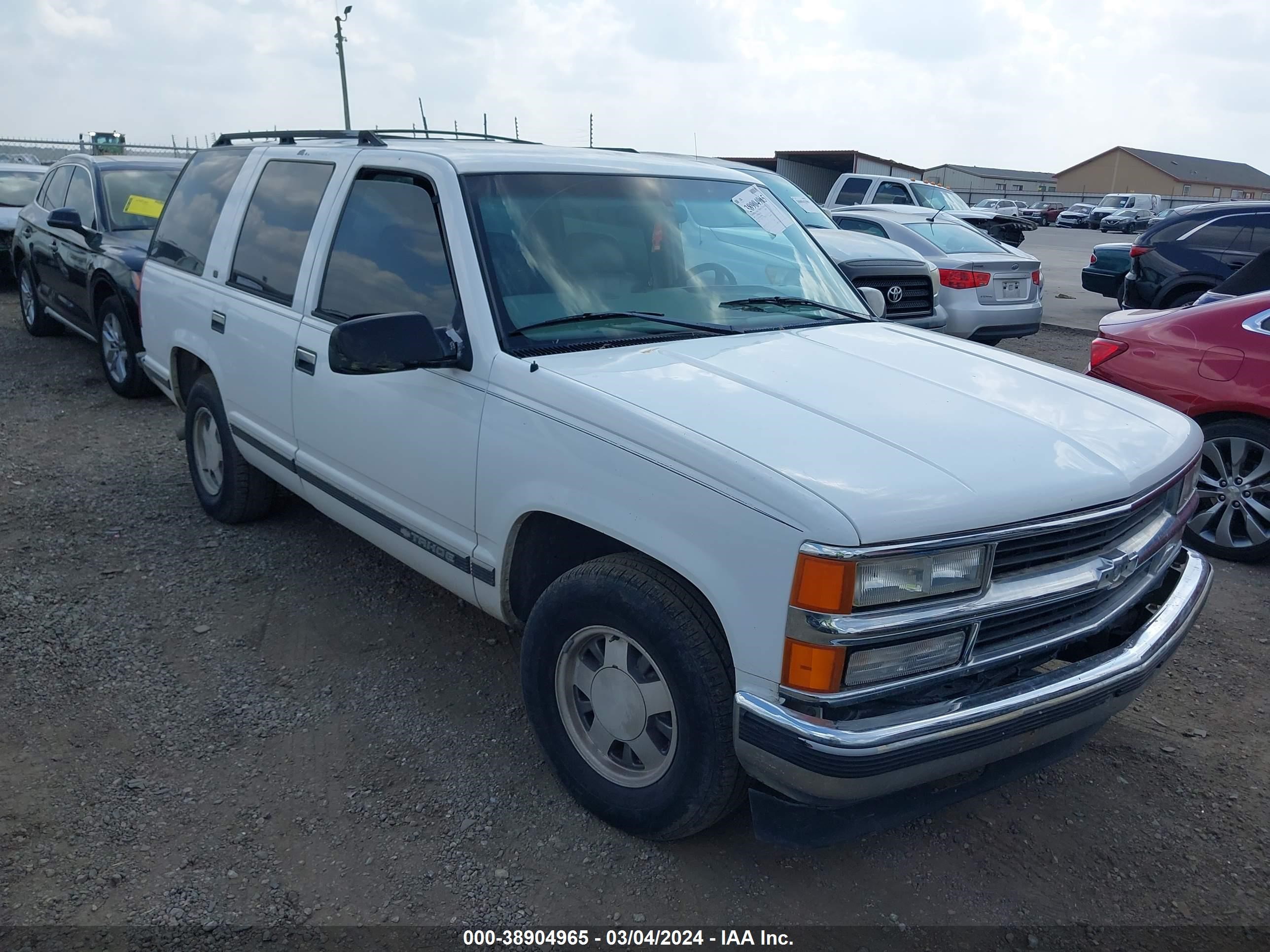 CHEVROLET TAHOE 1999 1gnec13r9xr123077